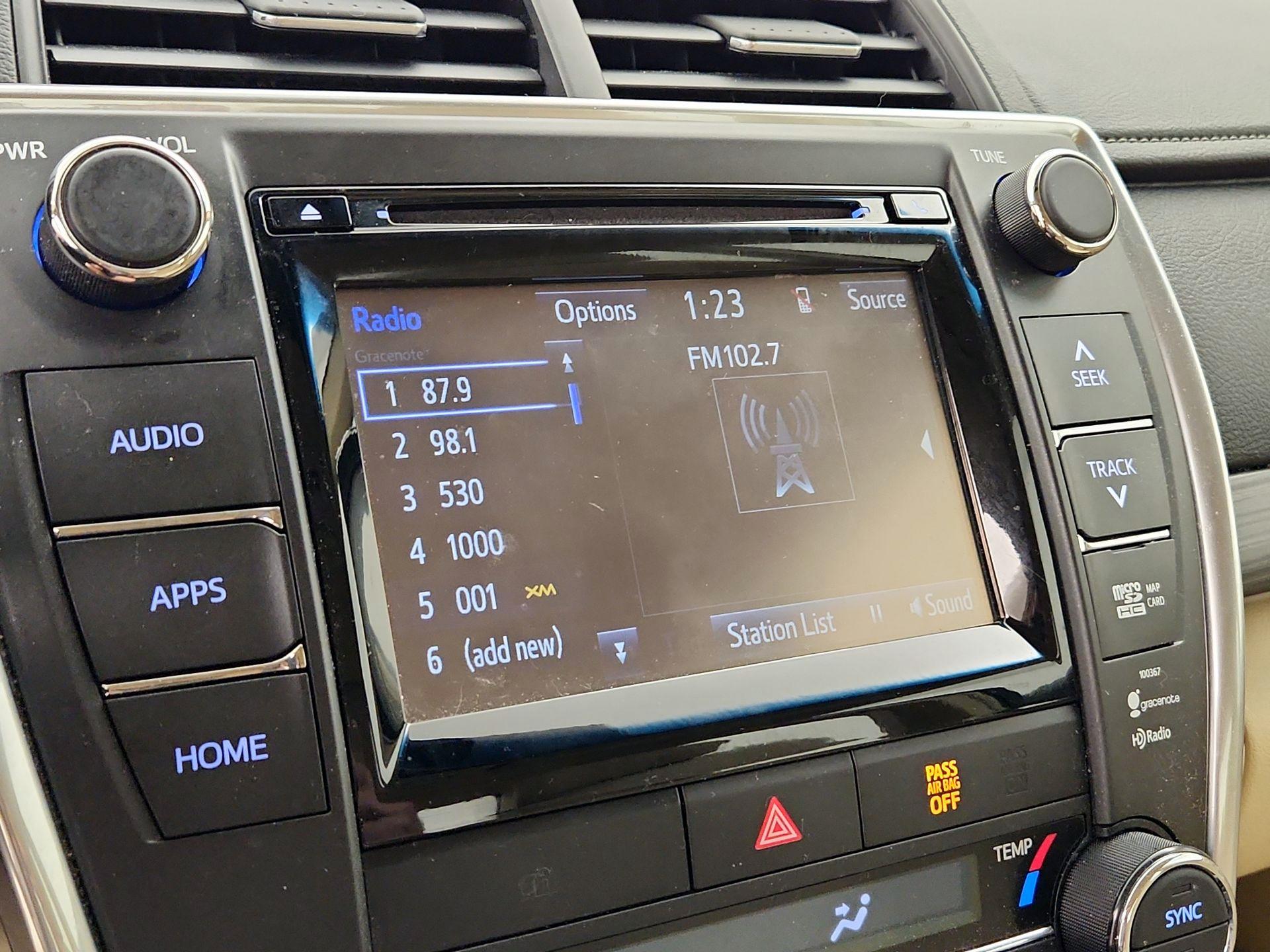 Thumbnail: 2015 Toyota Camry - 15