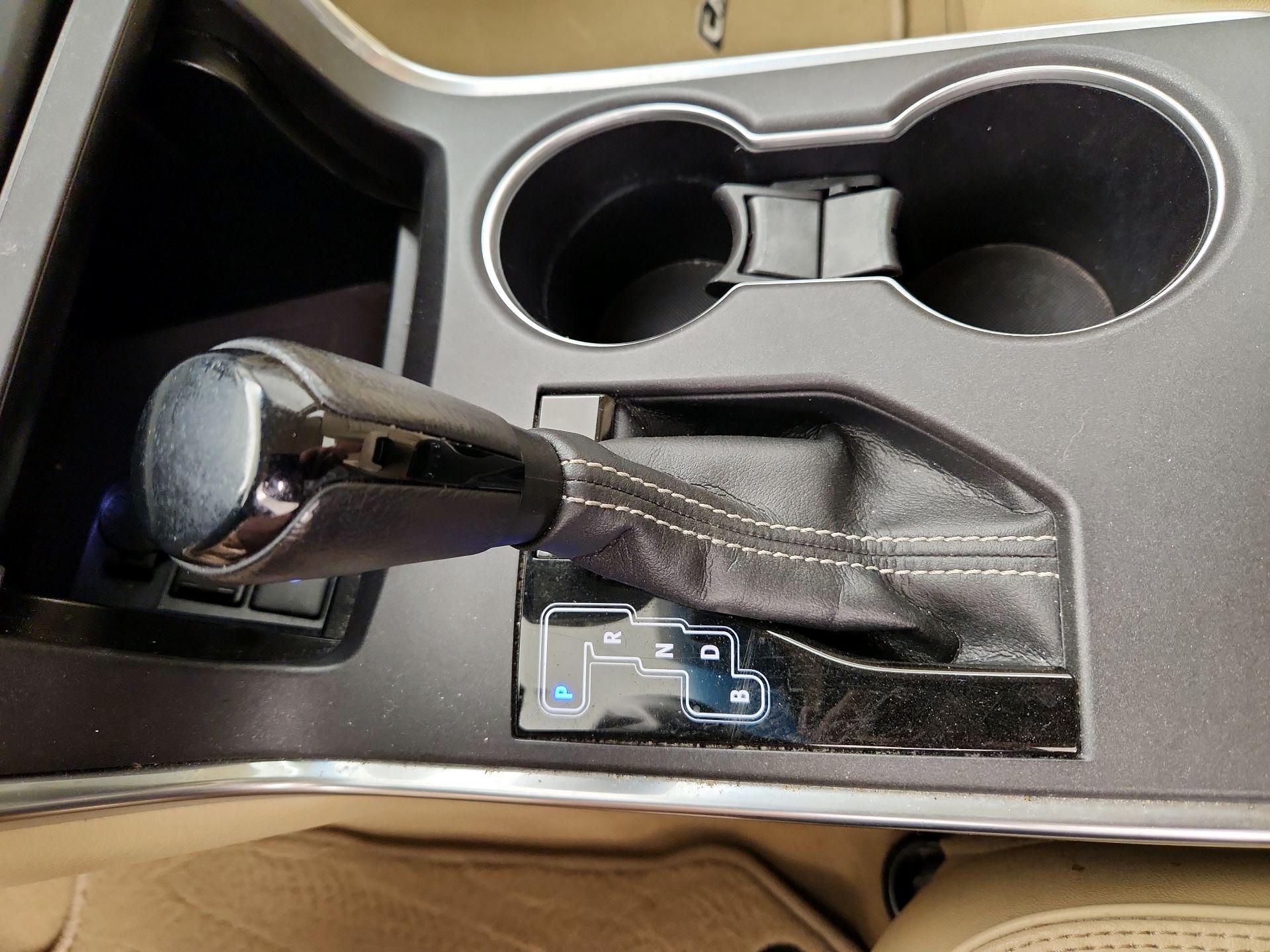 Thumbnail: 2015 Toyota Camry - 17