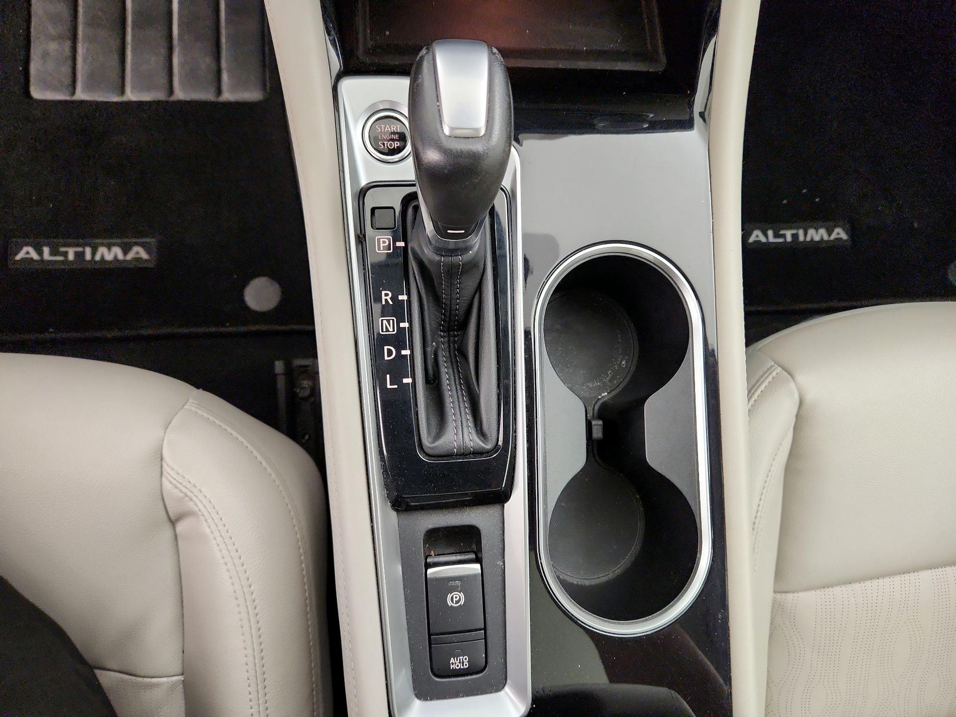 Thumbnail: 2021 Nissan Altima - 17