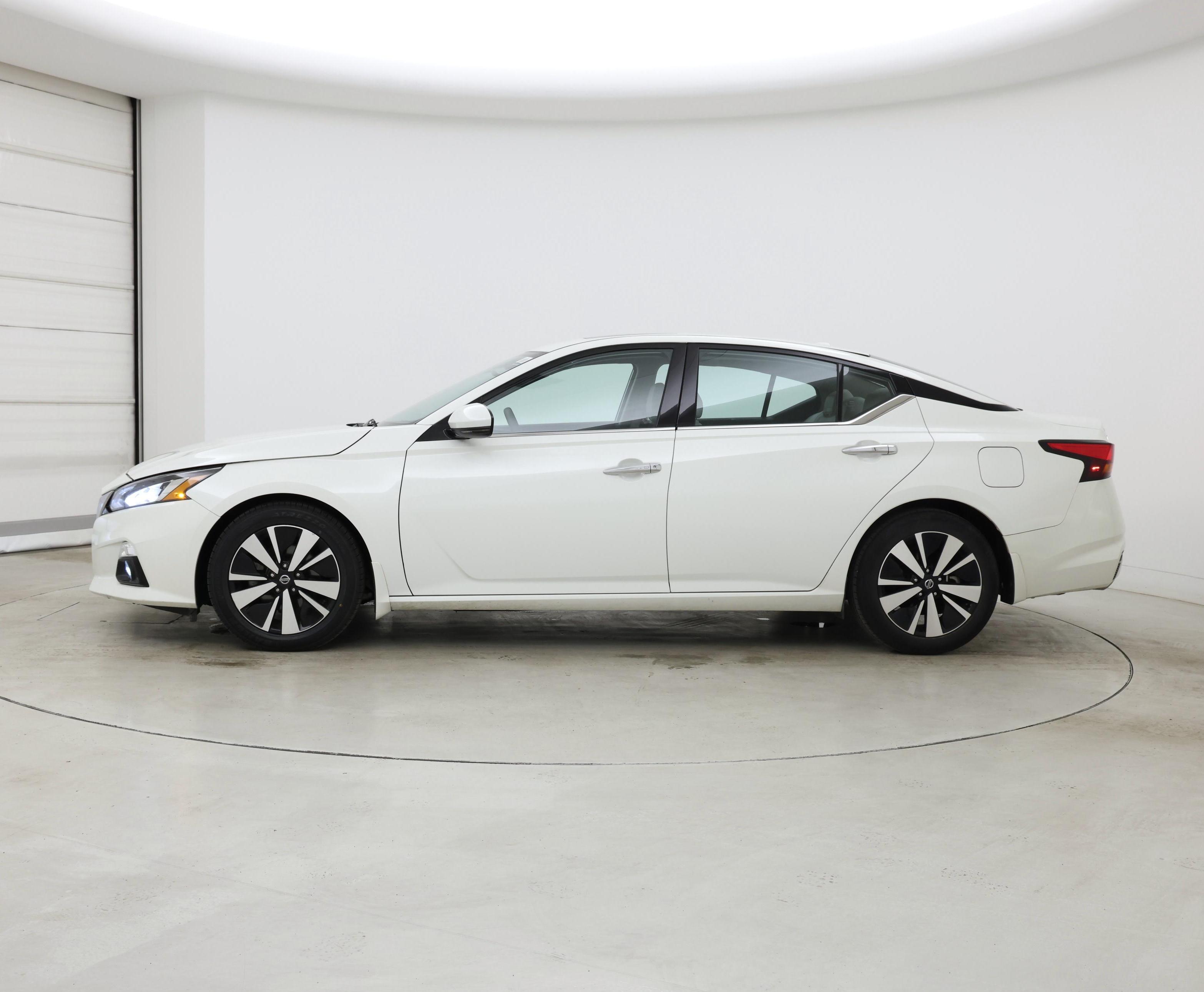 Thumbnail: 2021 Nissan Altima - 3