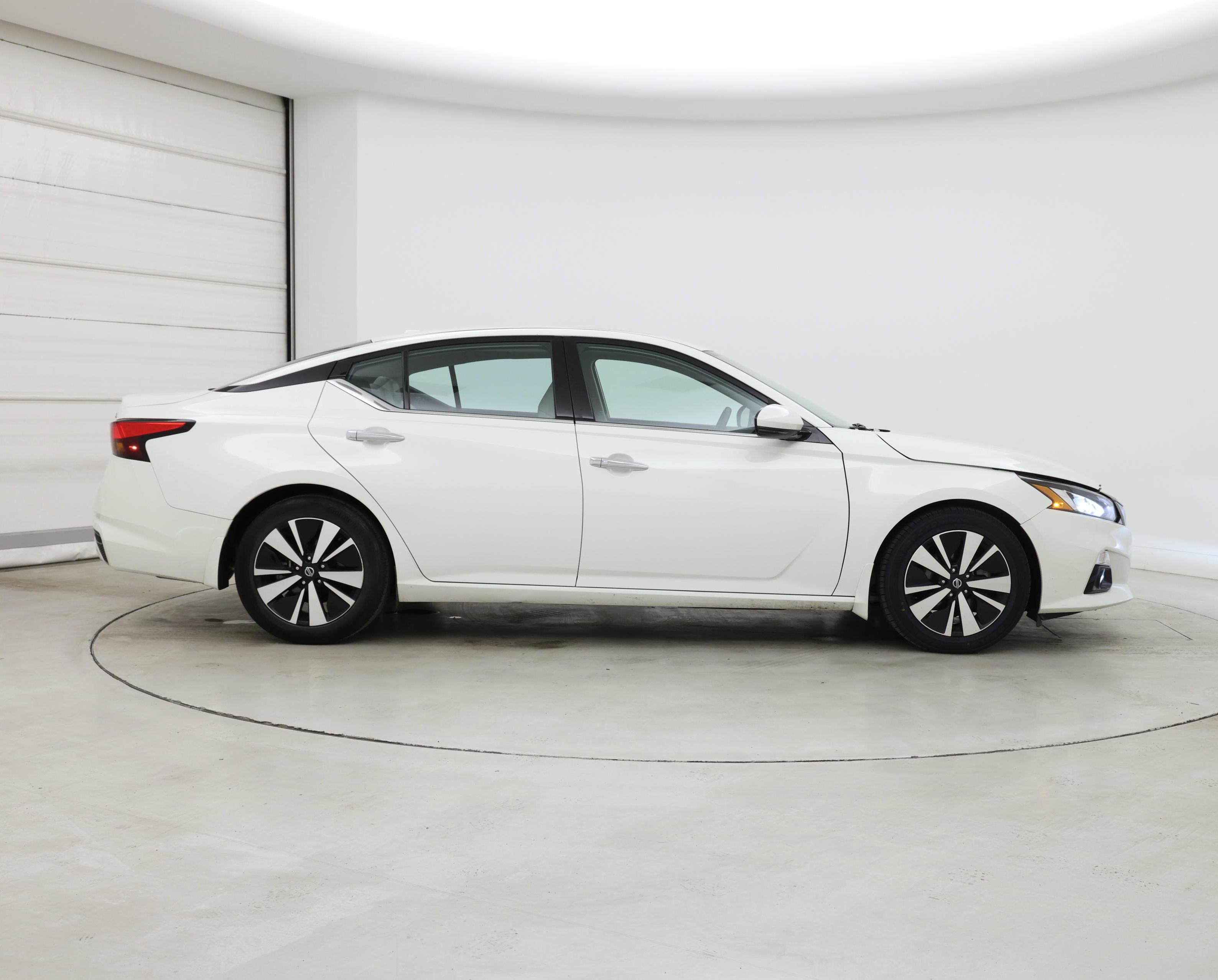 Thumbnail: 2021 Nissan Altima - 7