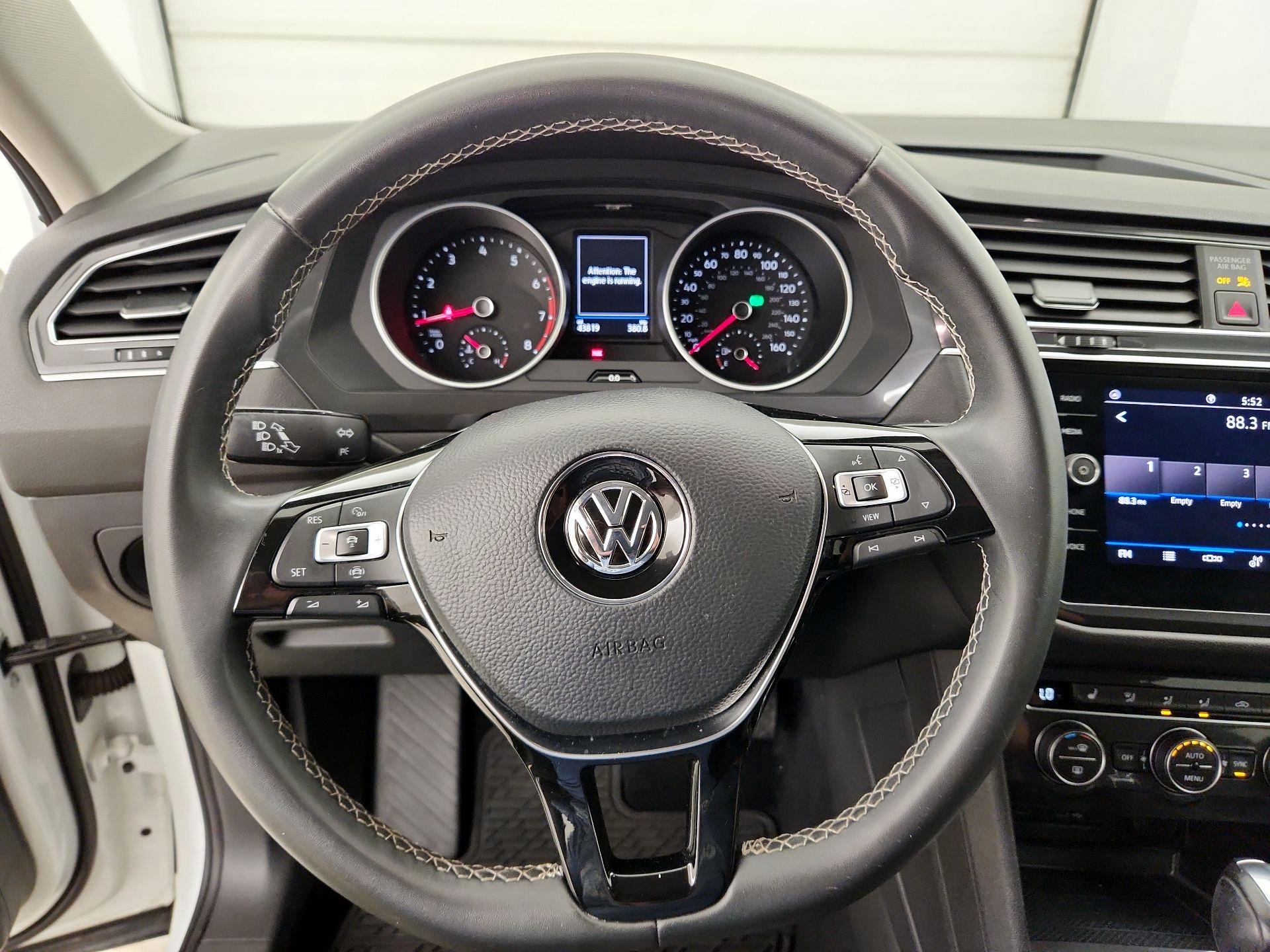 Thumbnail: 2021 Volkswagen Tiguan - 10