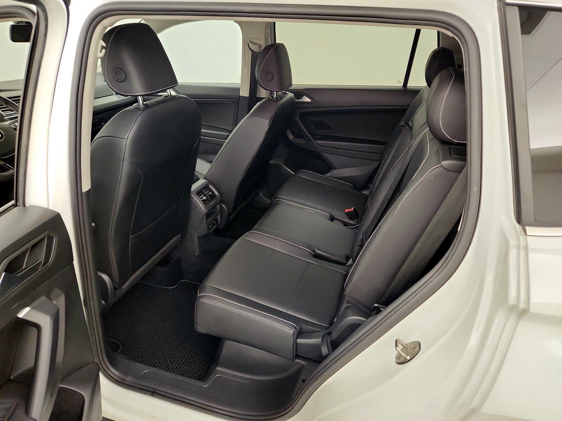 Thumbnail: 2021 Volkswagen Tiguan - 19