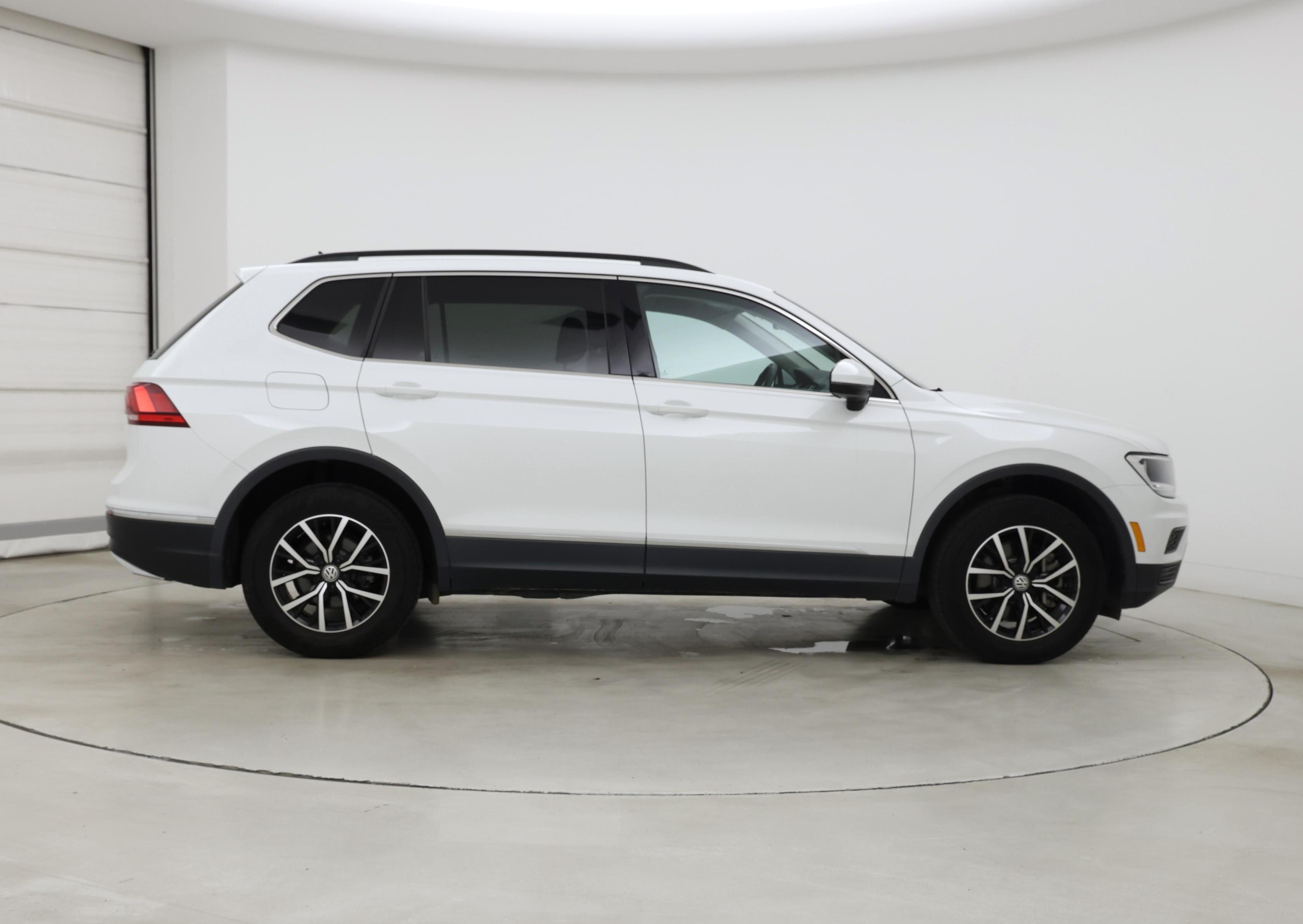 Thumbnail: 2021 Volkswagen Tiguan - 7