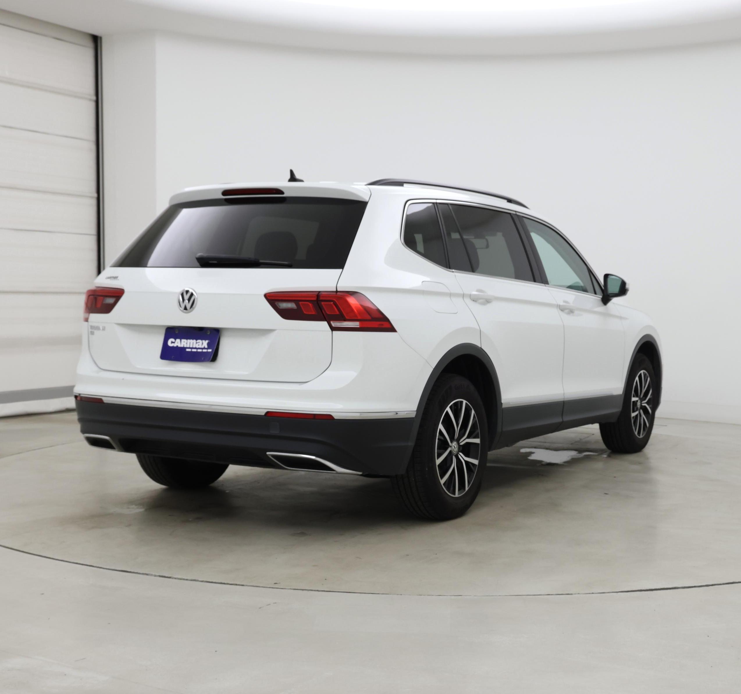 Thumbnail: 2021 Volkswagen Tiguan - 8