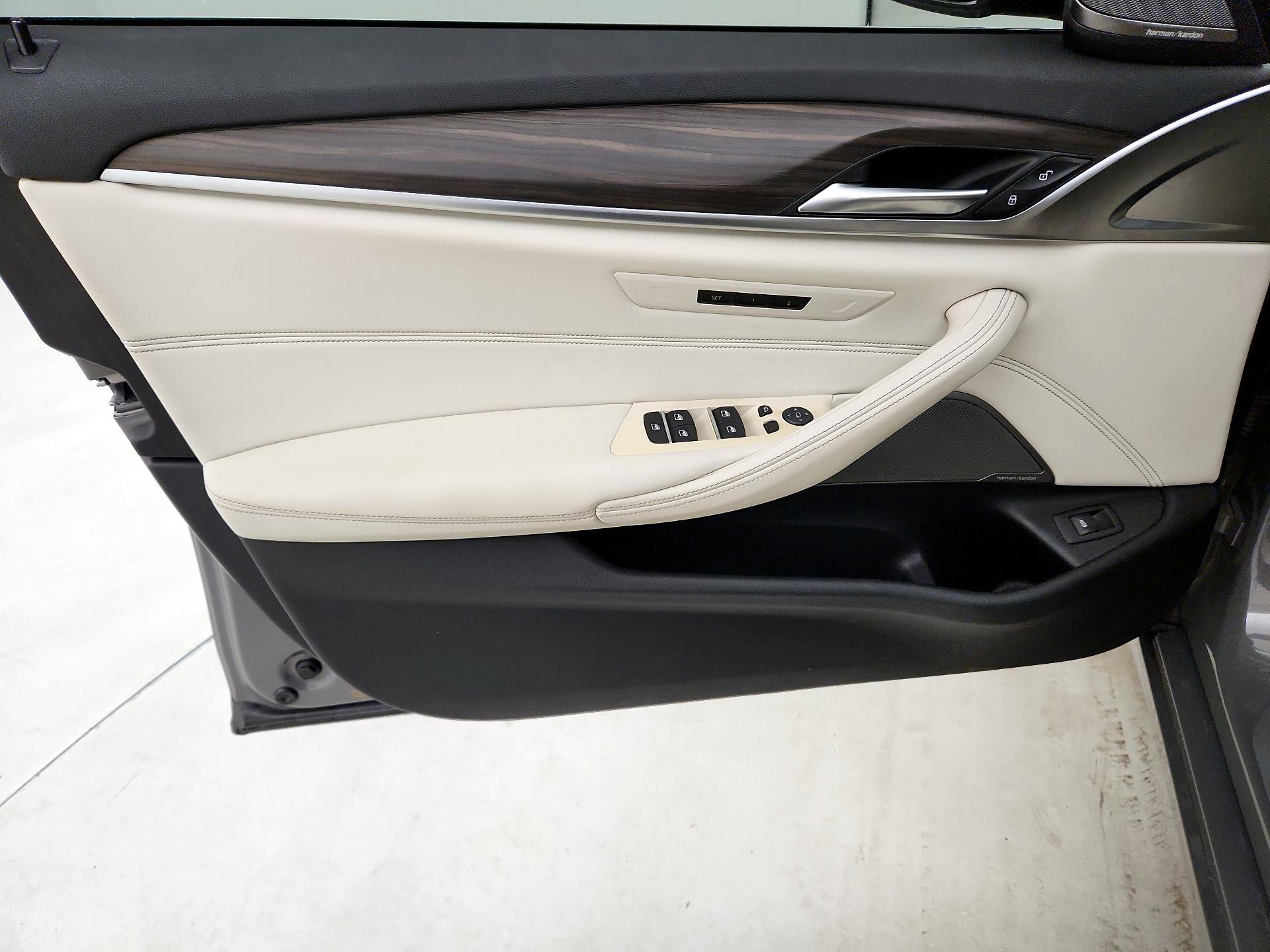Thumbnail: 2021 BMW 5 Series - 12