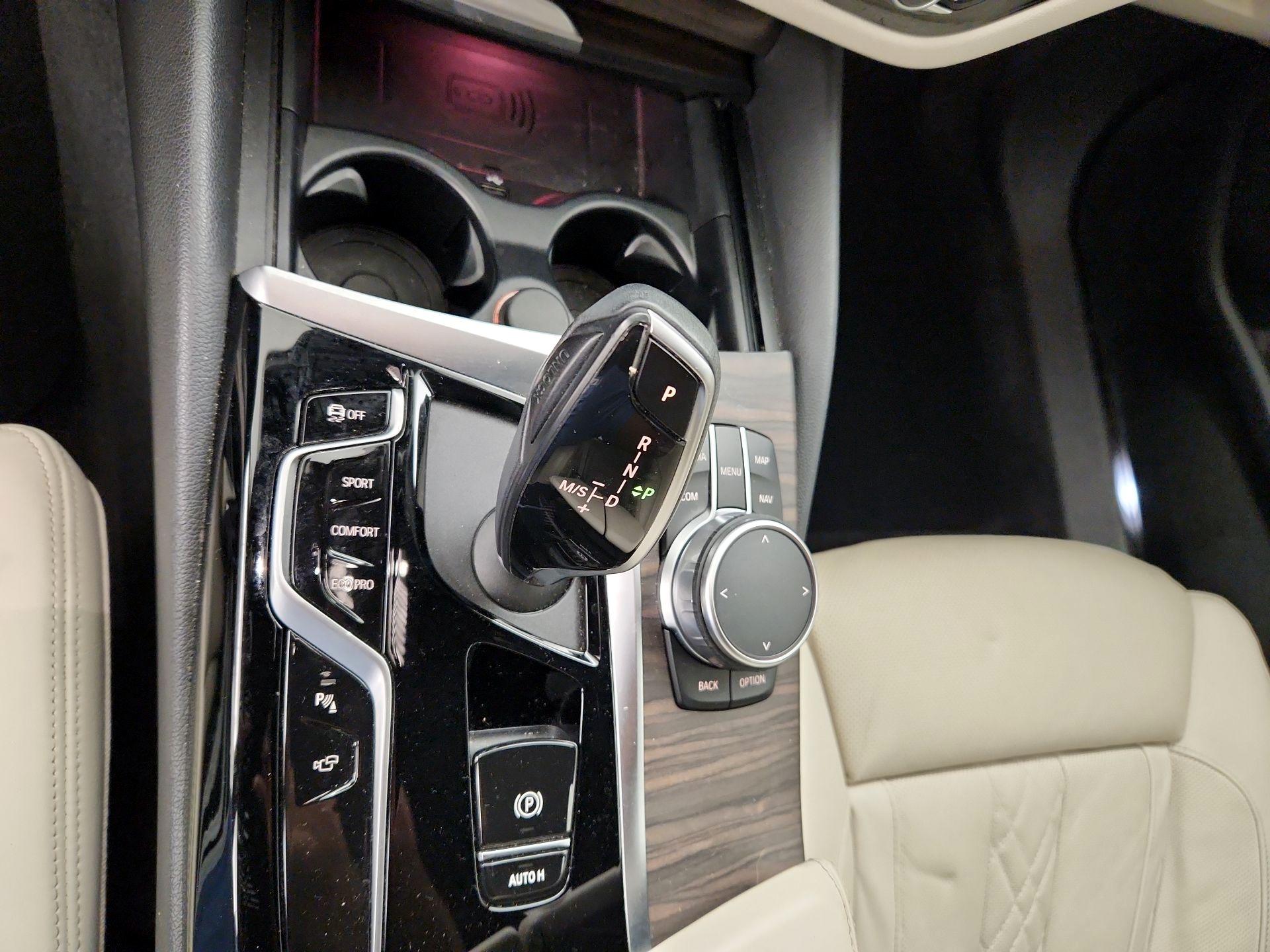 Thumbnail: 2021 BMW 5 Series - 18