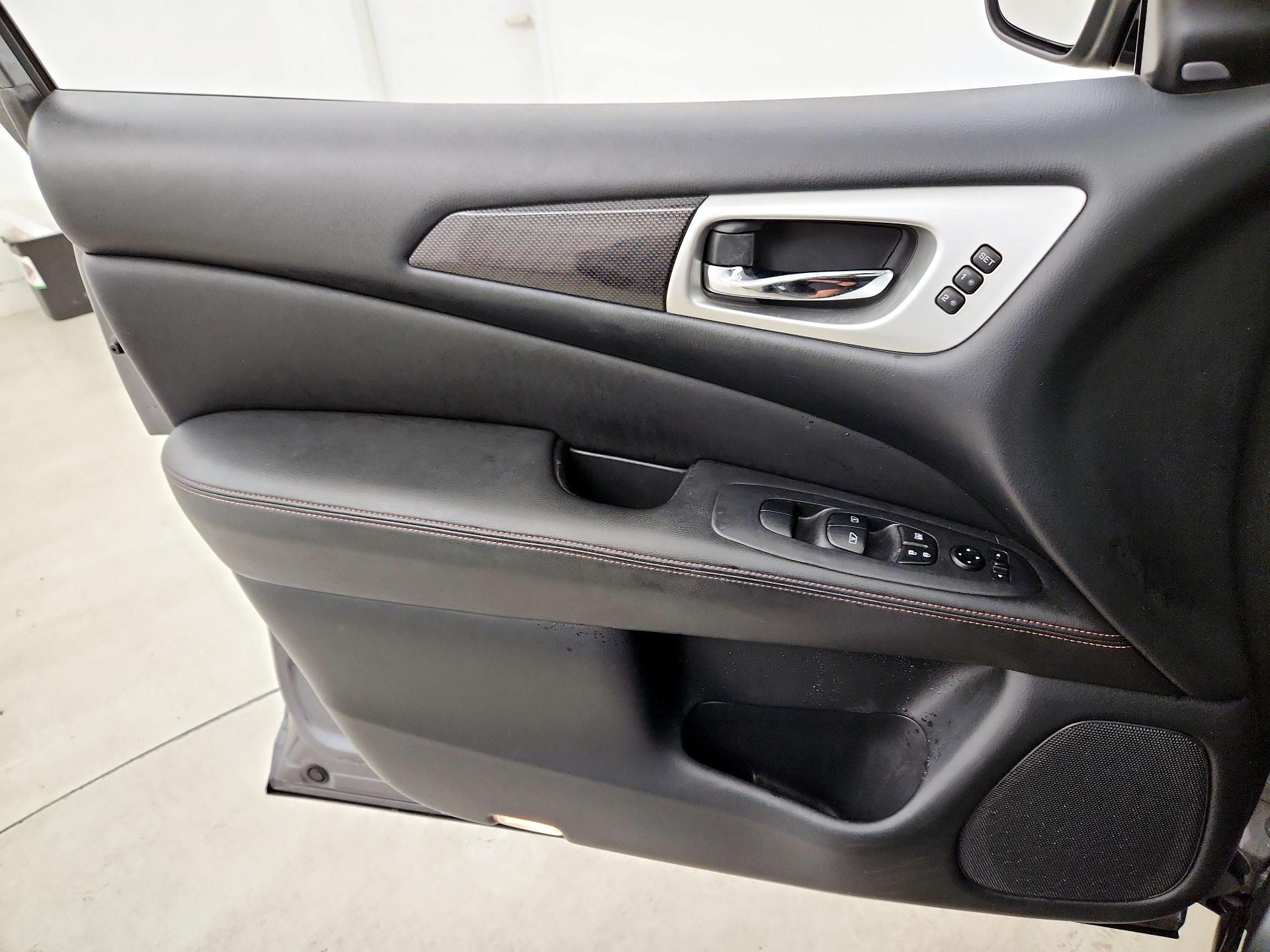 Thumbnail: 2019 Nissan Pathfinder - 12