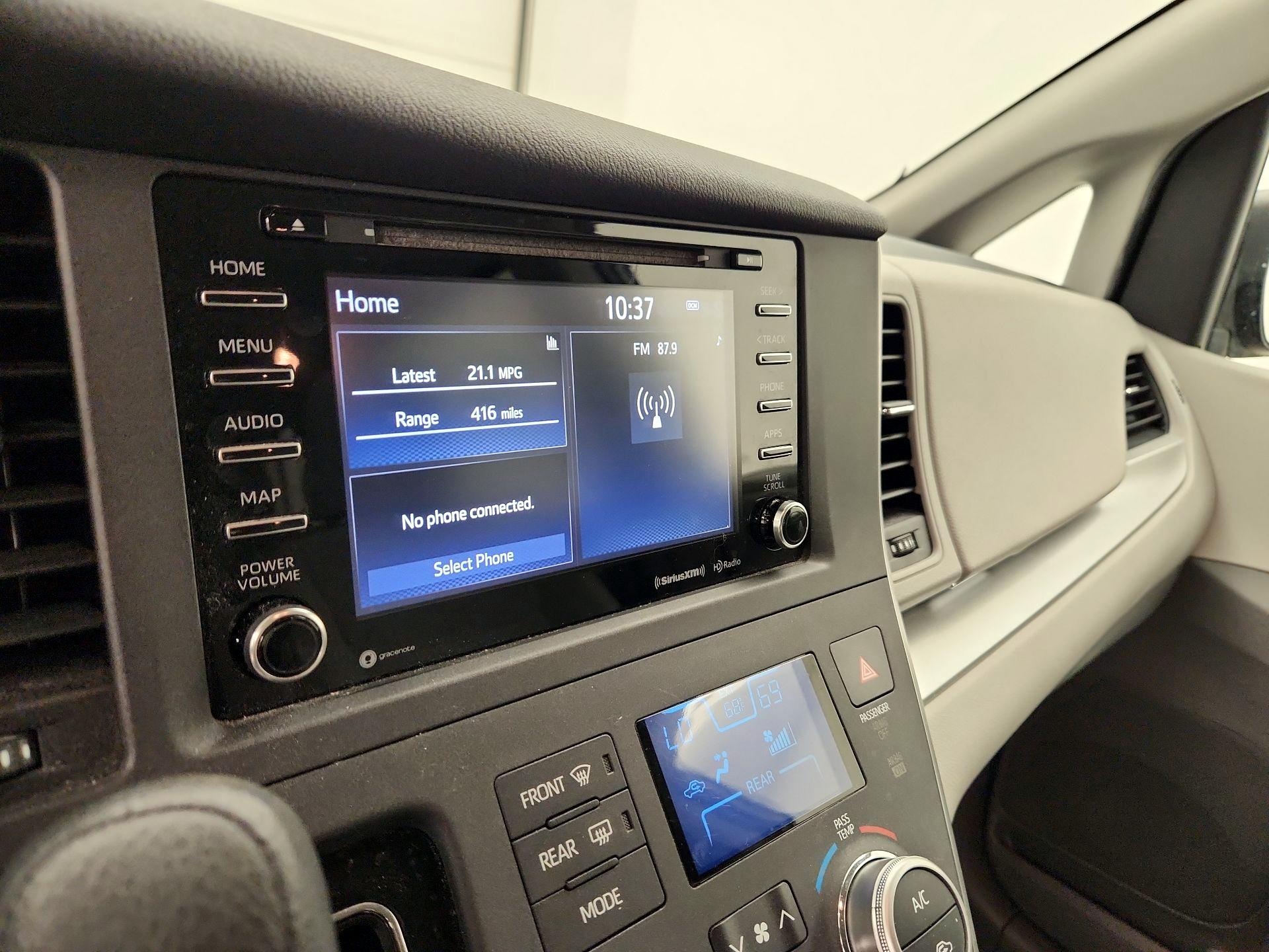 Thumbnail: 2020 Toyota Sienna - 15