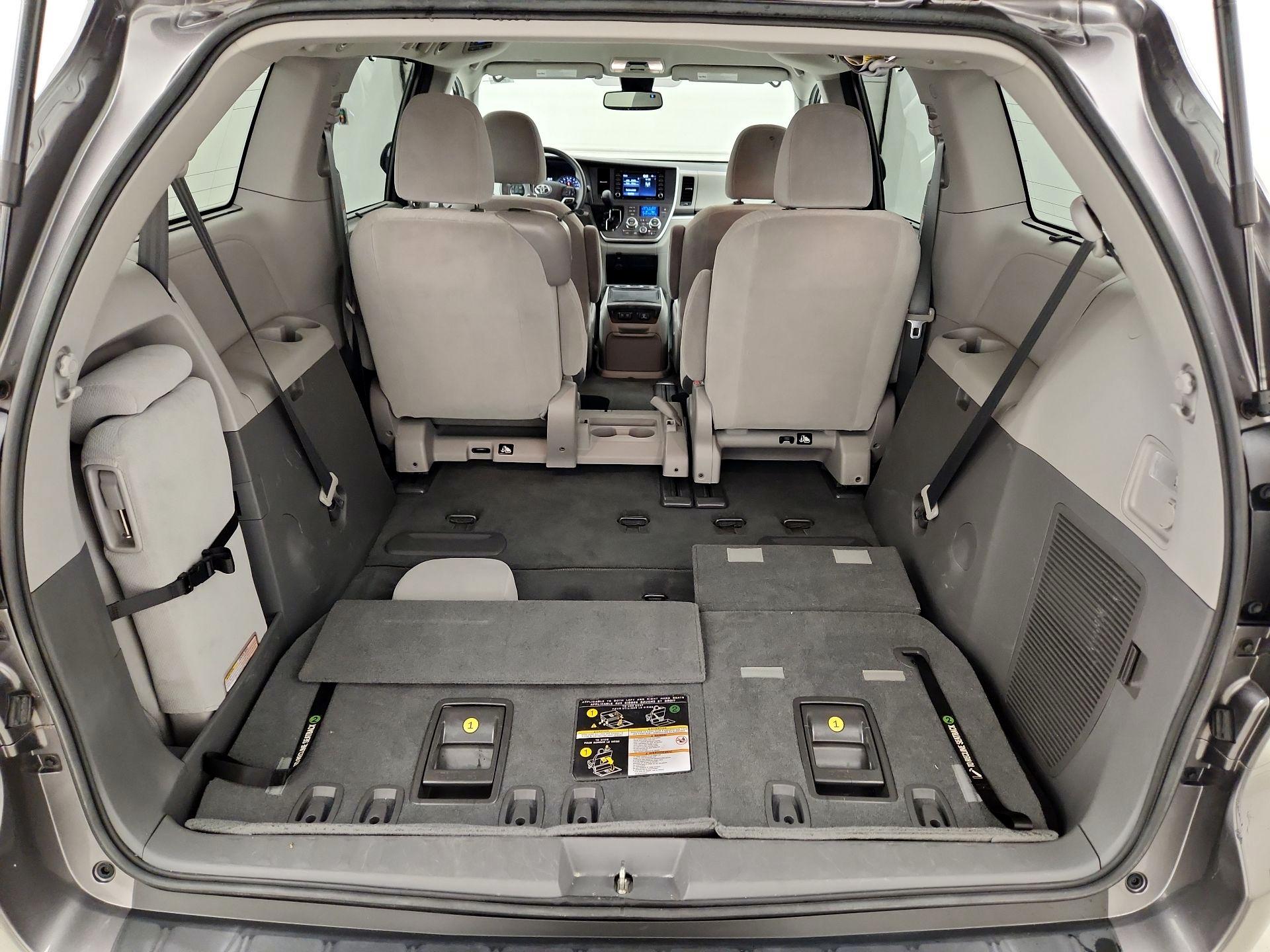 Thumbnail: 2020 Toyota Sienna - 20