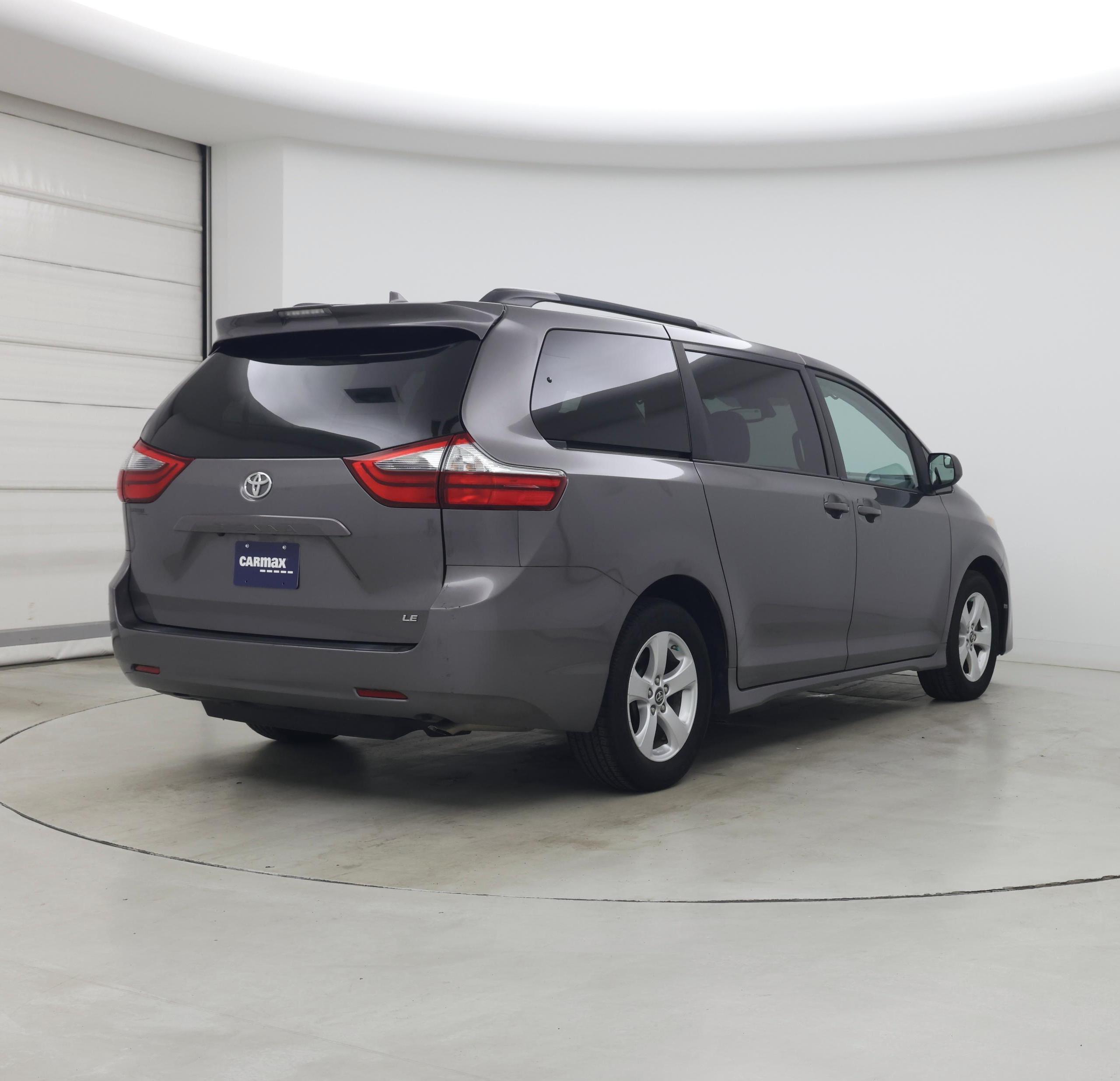 Thumbnail: 2020 Toyota Sienna - 8