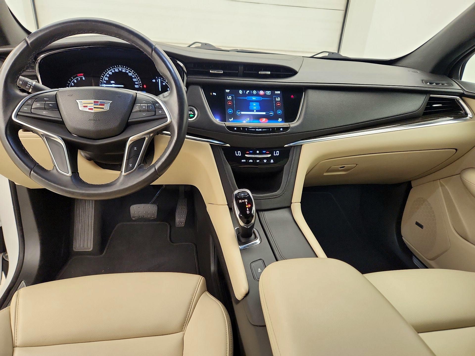 Thumbnail: 2017 Cadillac XT5 - 9
