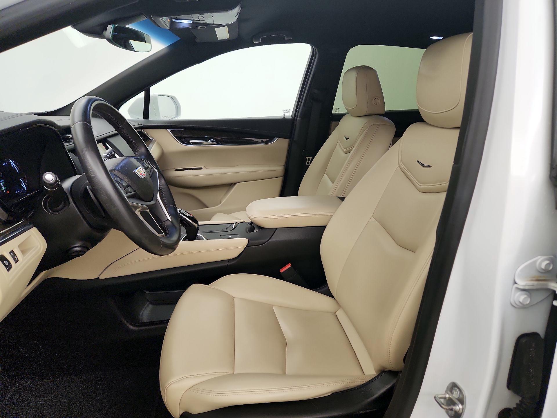 Thumbnail: 2017 Cadillac XT5 - 11
