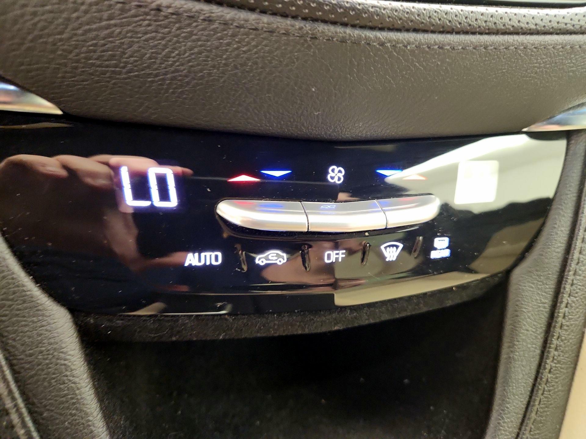 Thumbnail: 2017 Cadillac XT5 - 16