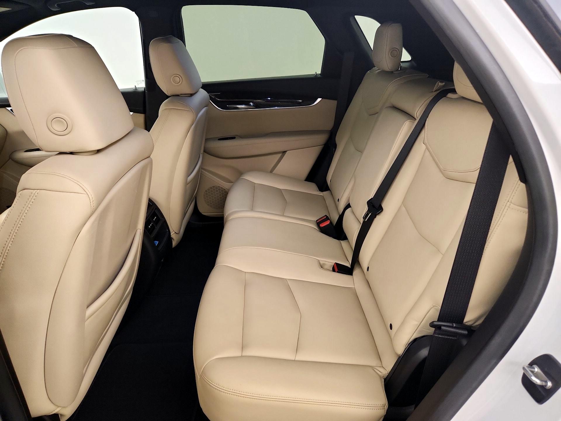 Thumbnail: 2017 Cadillac XT5 - 19