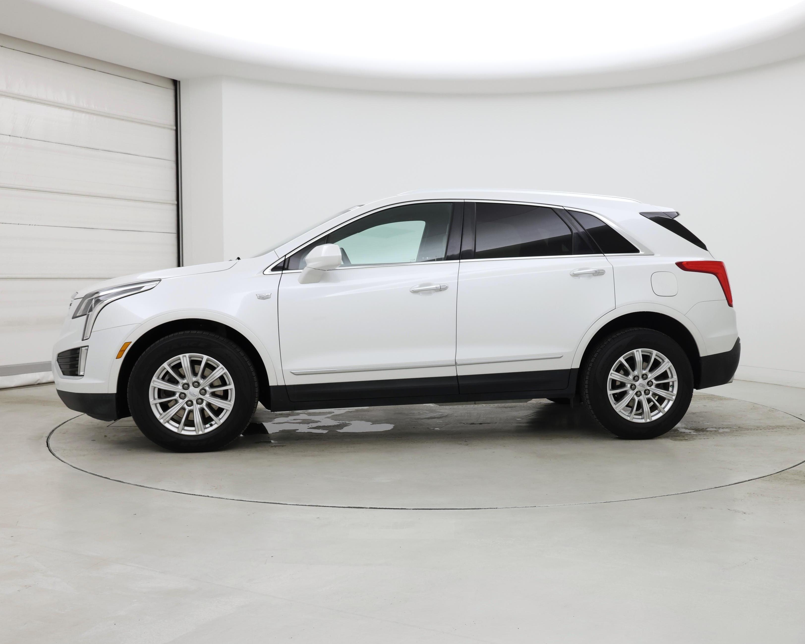 Thumbnail: 2017 Cadillac XT5 - 3