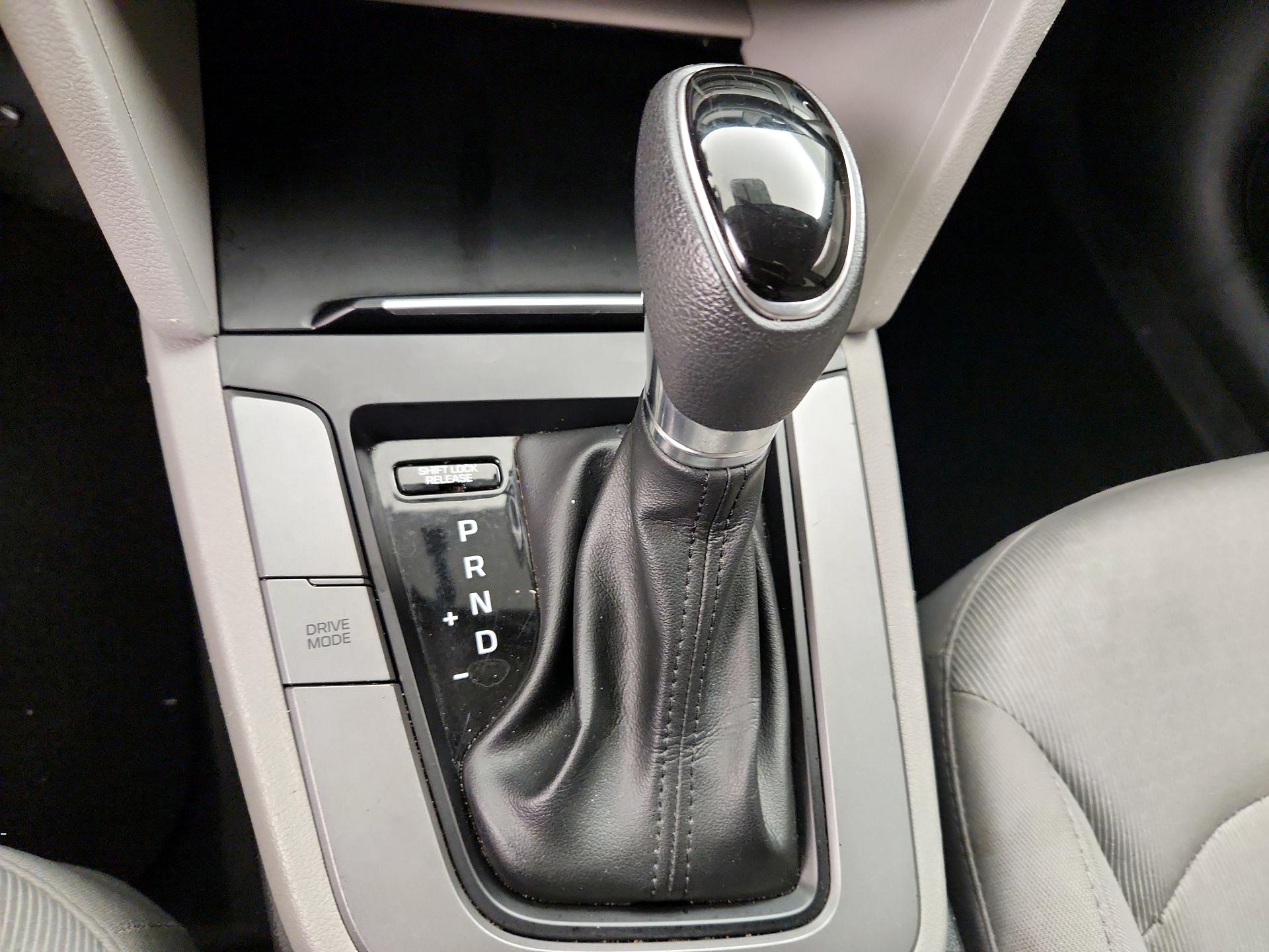 Thumbnail: 2017 Hyundai Elantra - 17