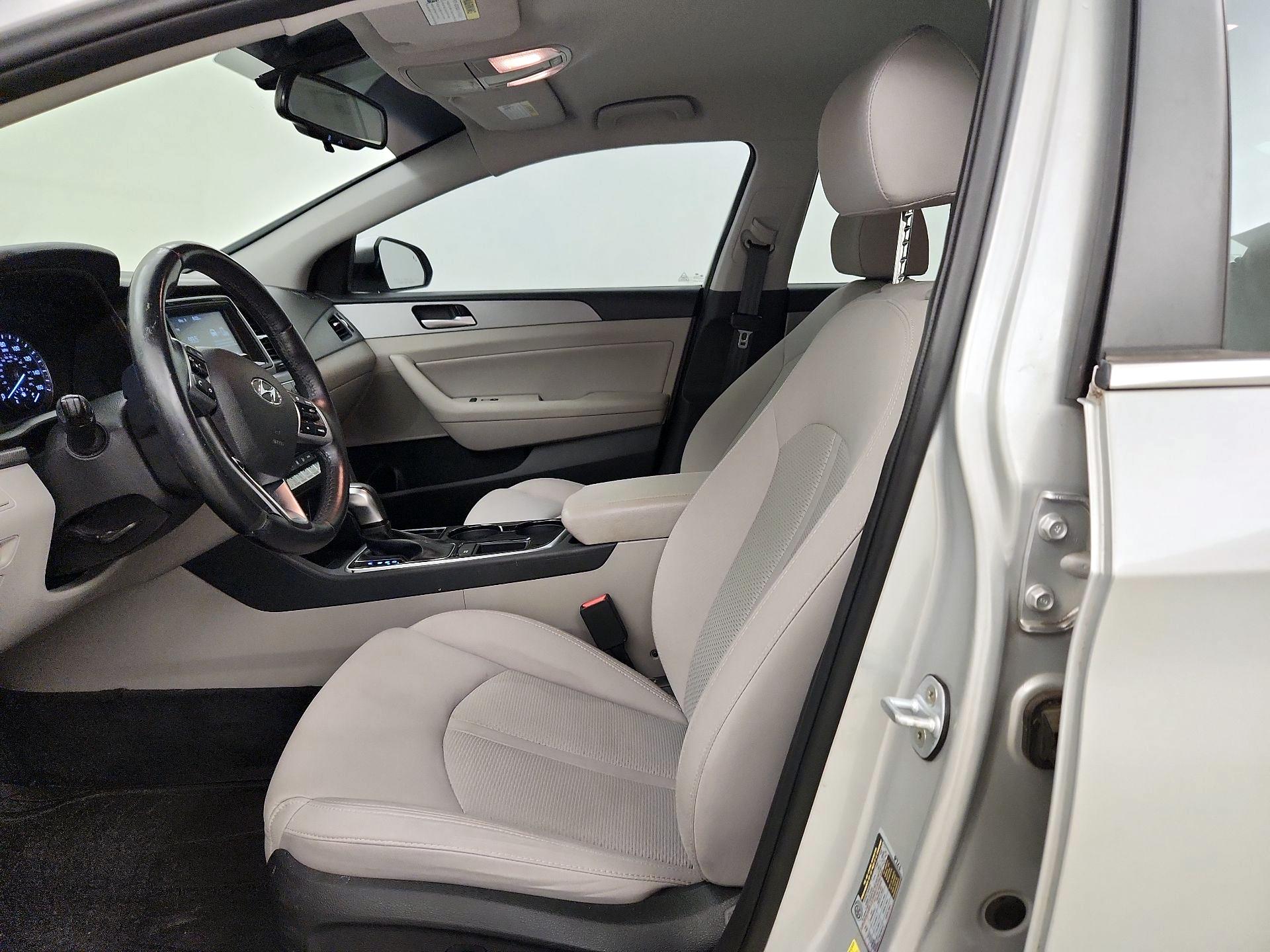 Thumbnail: 2019 Hyundai Sonata - 9