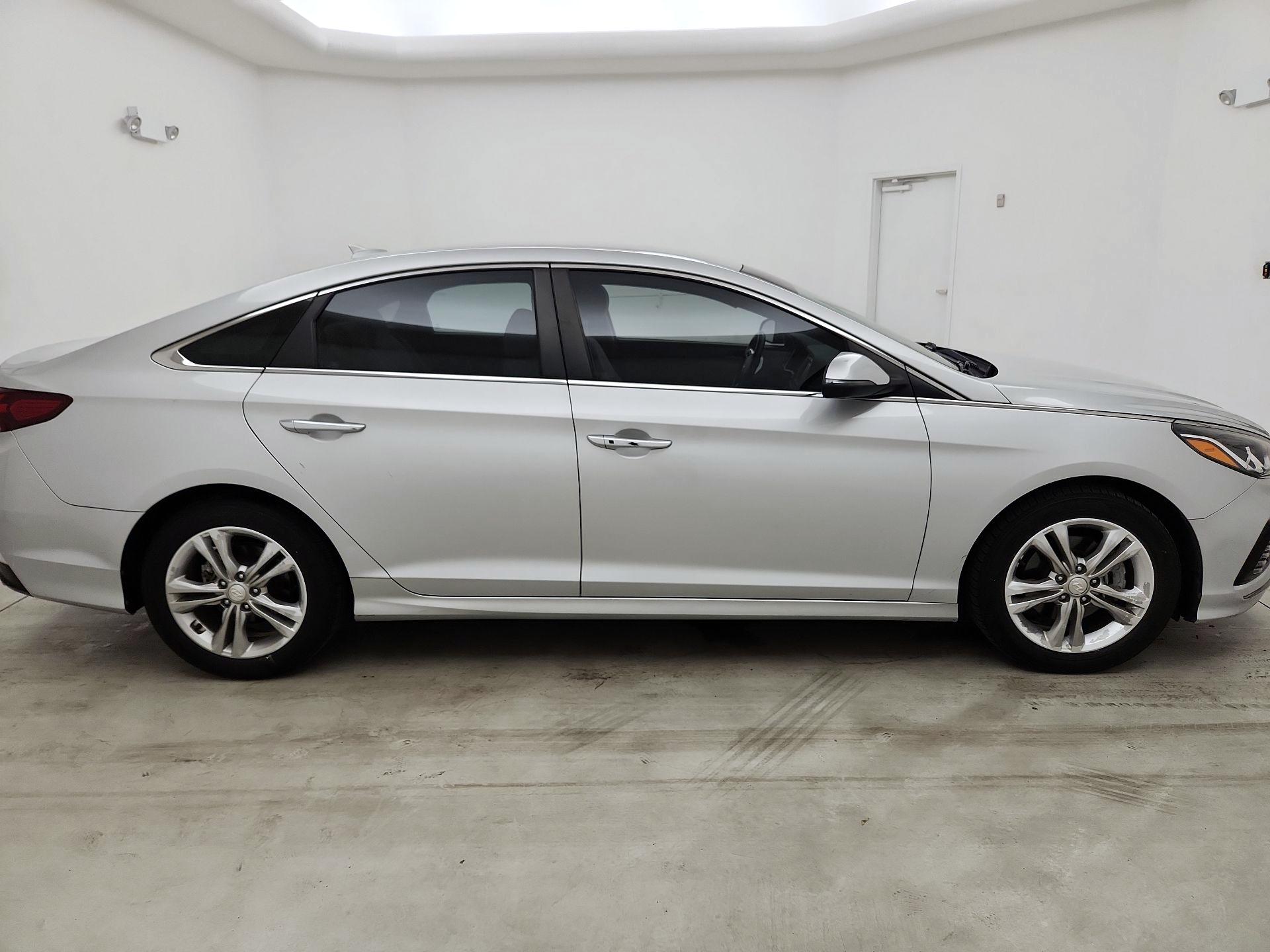 Thumbnail: 2019 Hyundai Sonata - 4