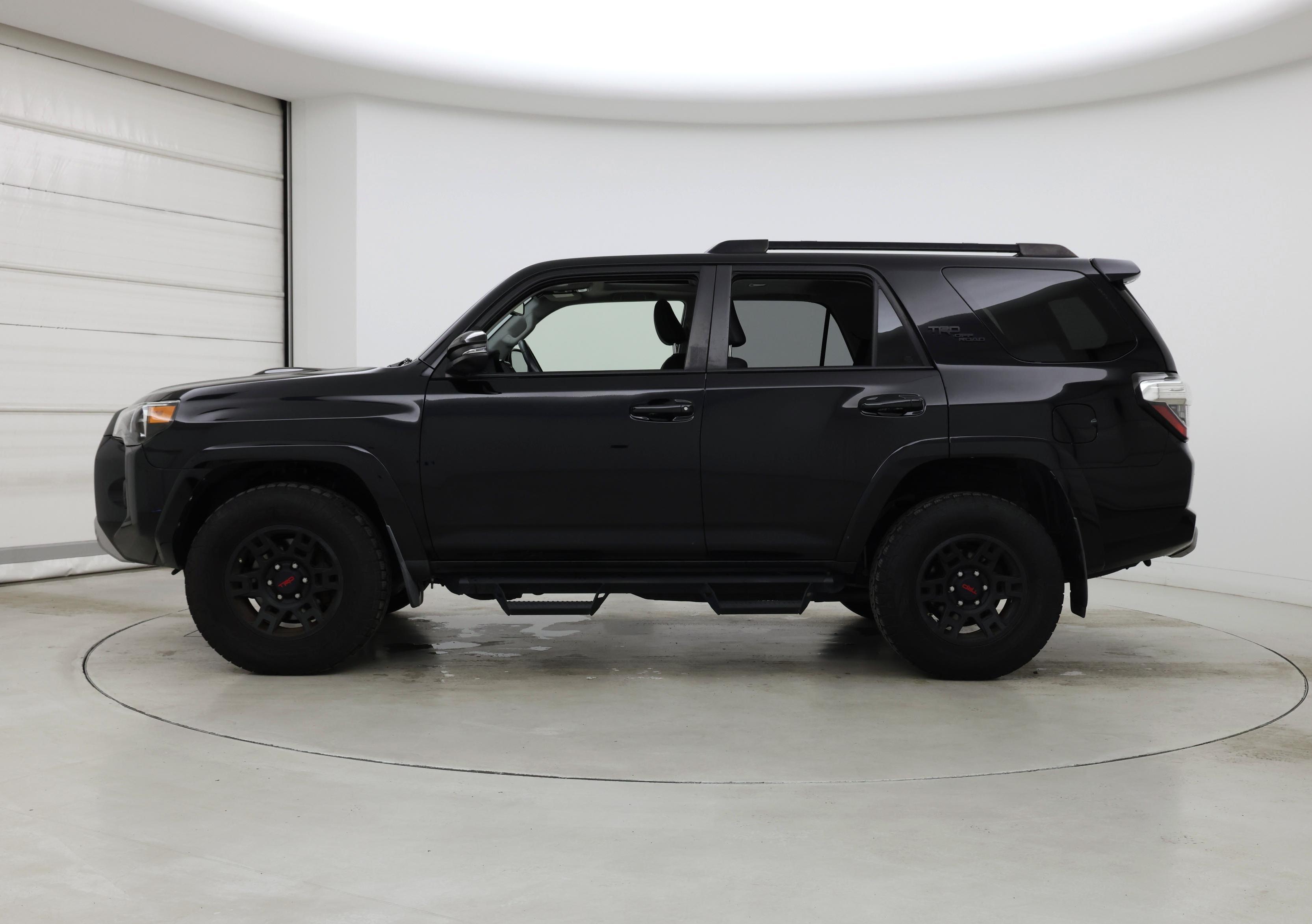 Thumbnail: 2019 Toyota 4Runner - 3