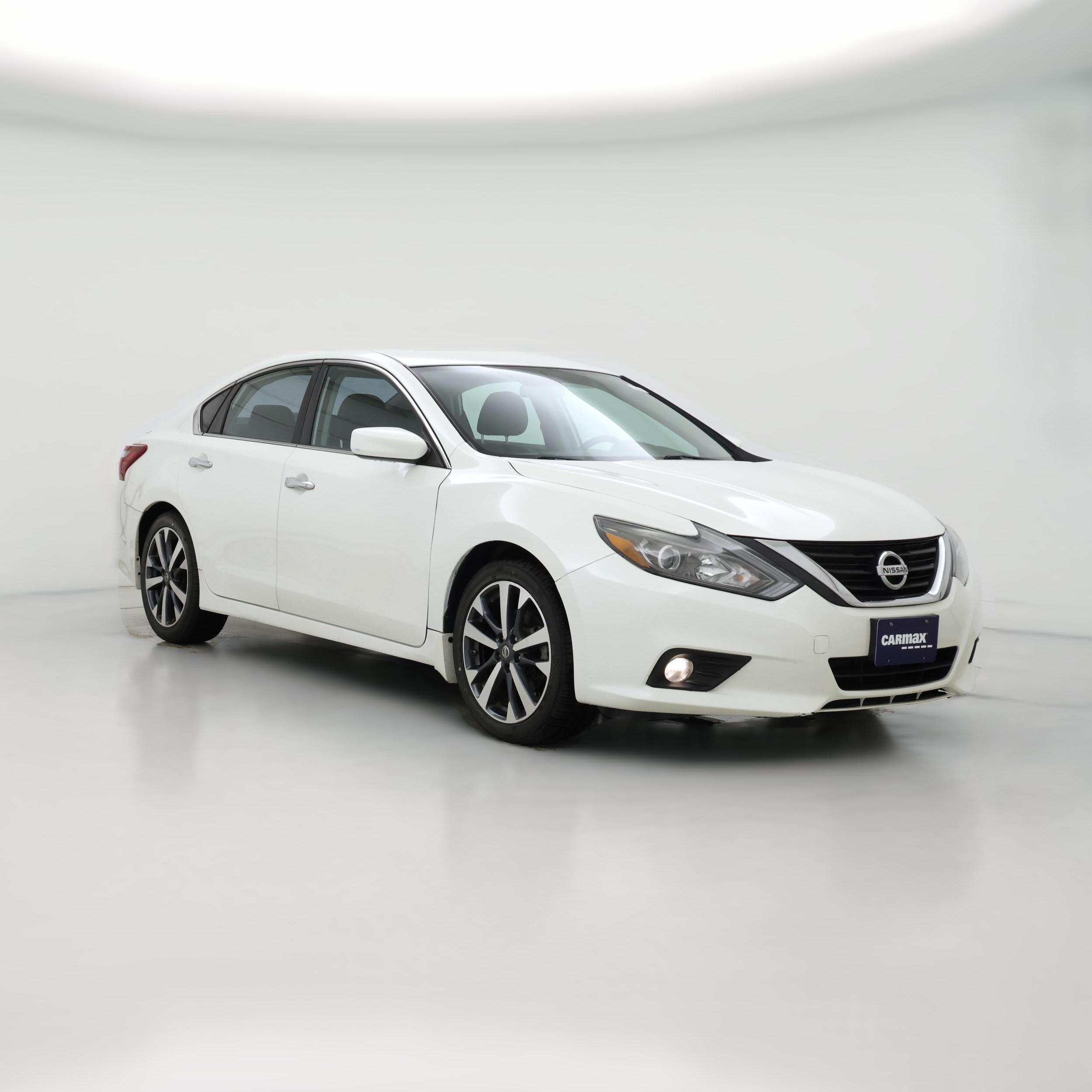 Thumbnail: 2017 Nissan Altima - 1