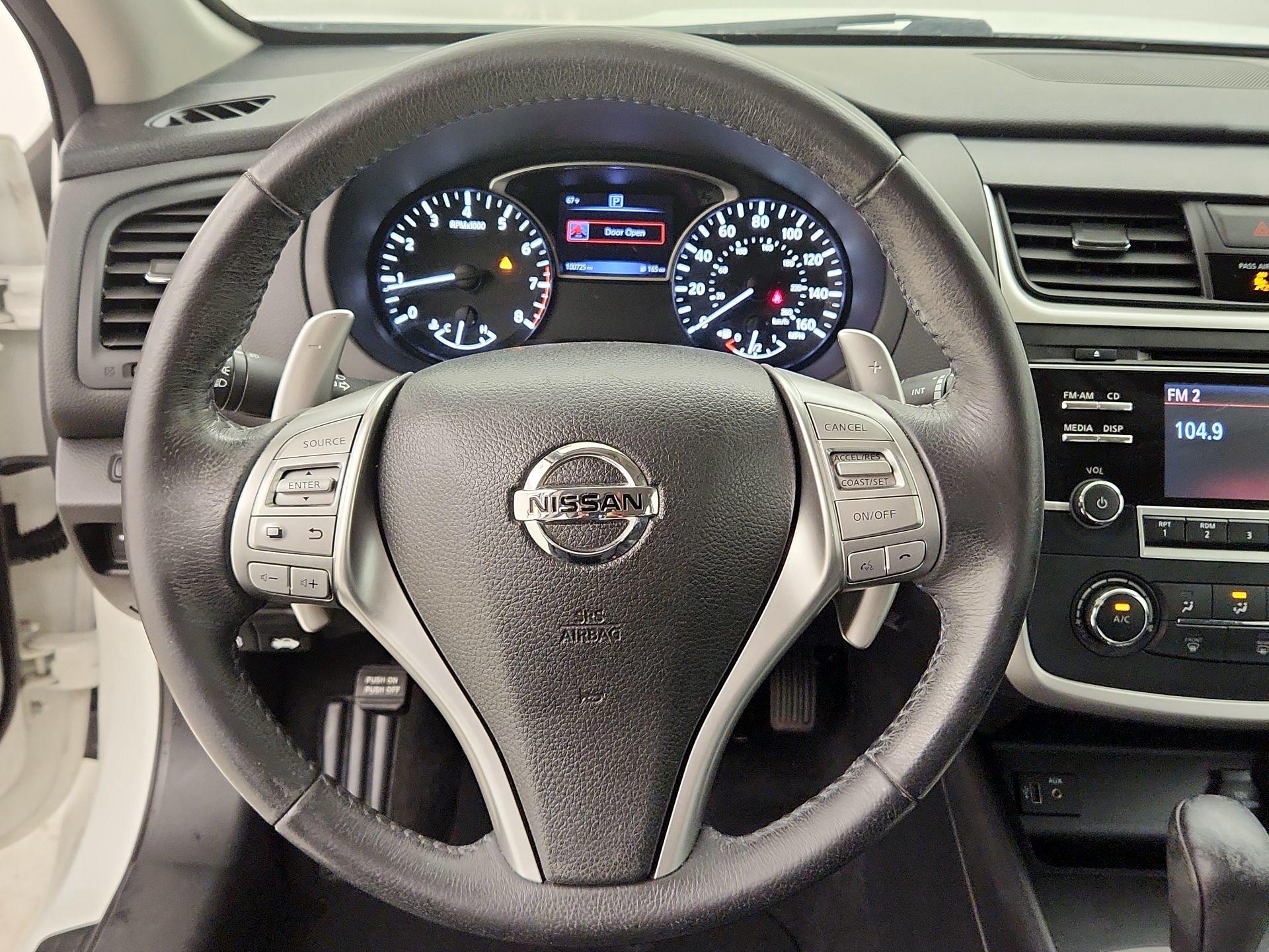 Thumbnail: 2017 Nissan Altima - 10
