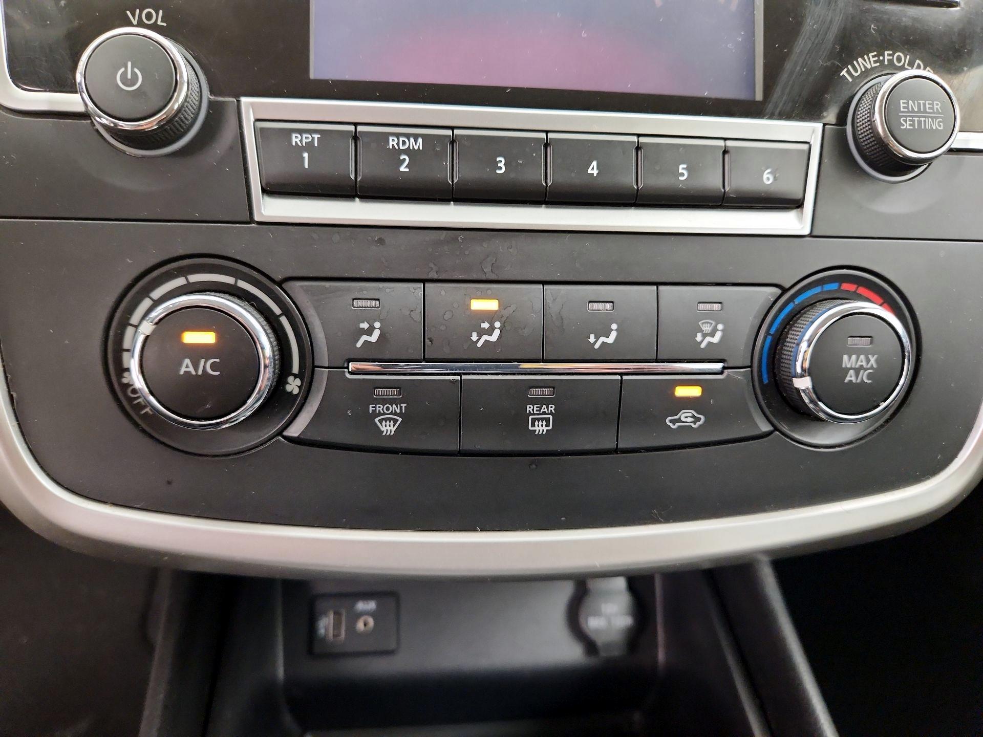 Thumbnail: 2017 Nissan Altima - 16