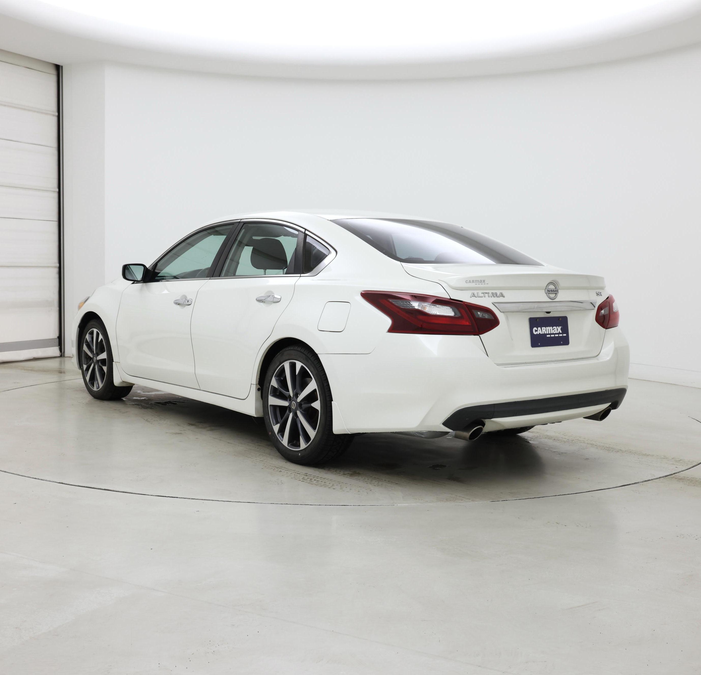 Thumbnail: 2017 Nissan Altima - 2