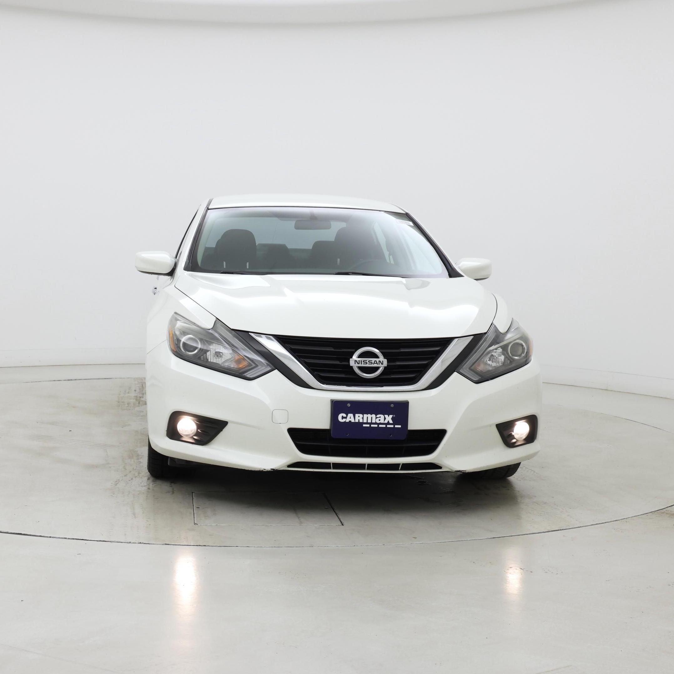 Thumbnail: 2017 Nissan Altima - 5