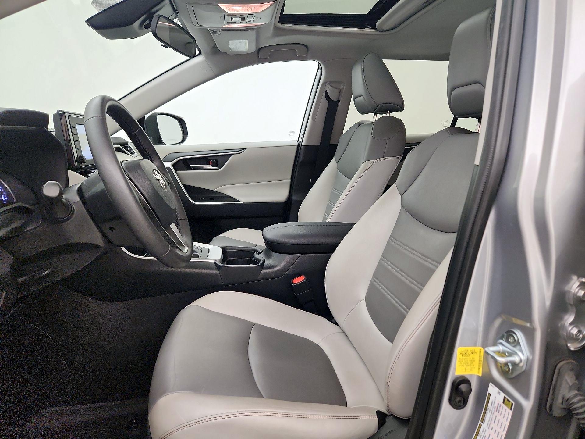 Thumbnail: 2021 Toyota RAV4 - 11