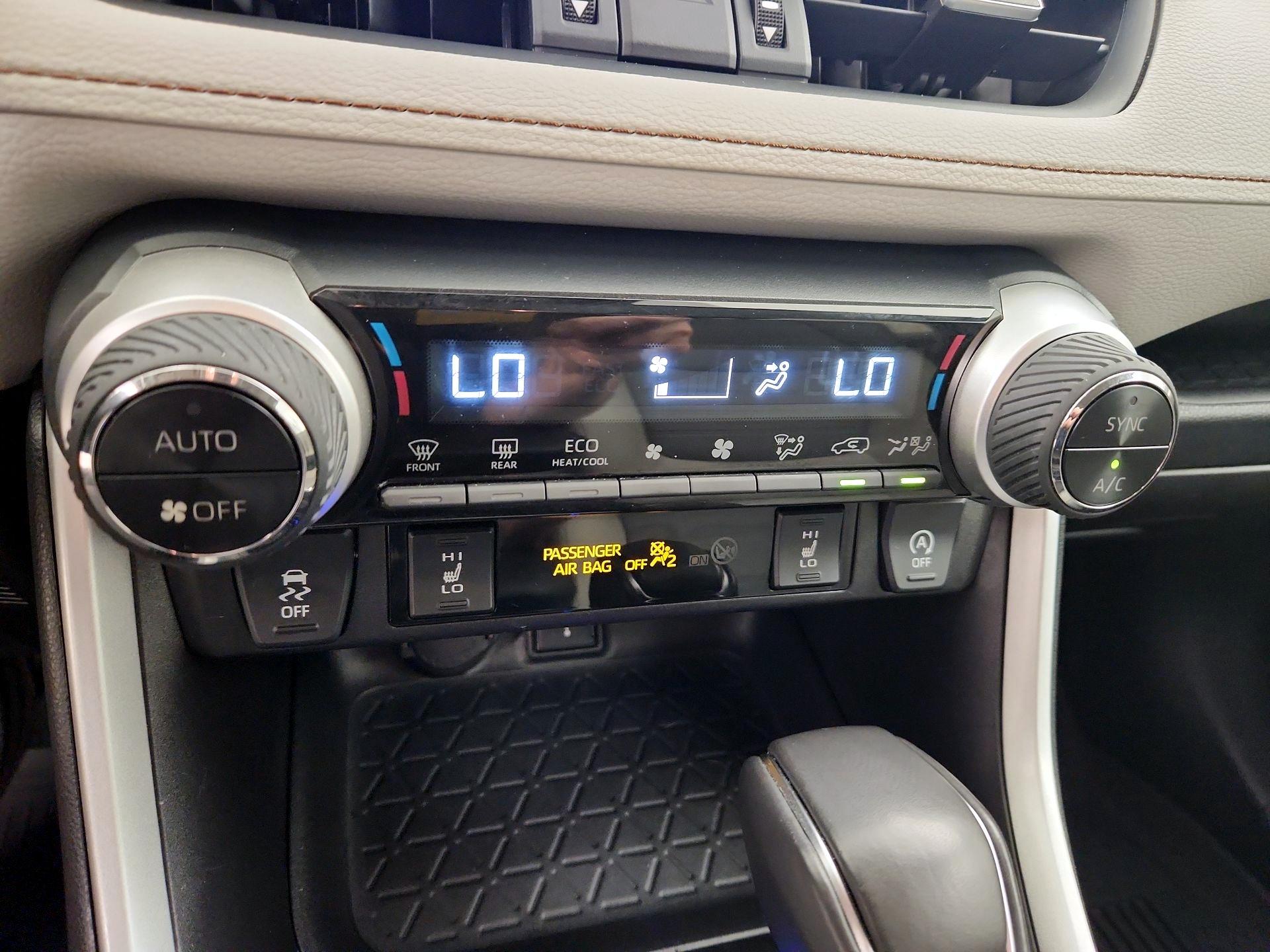 Thumbnail: 2021 Toyota RAV4 - 16