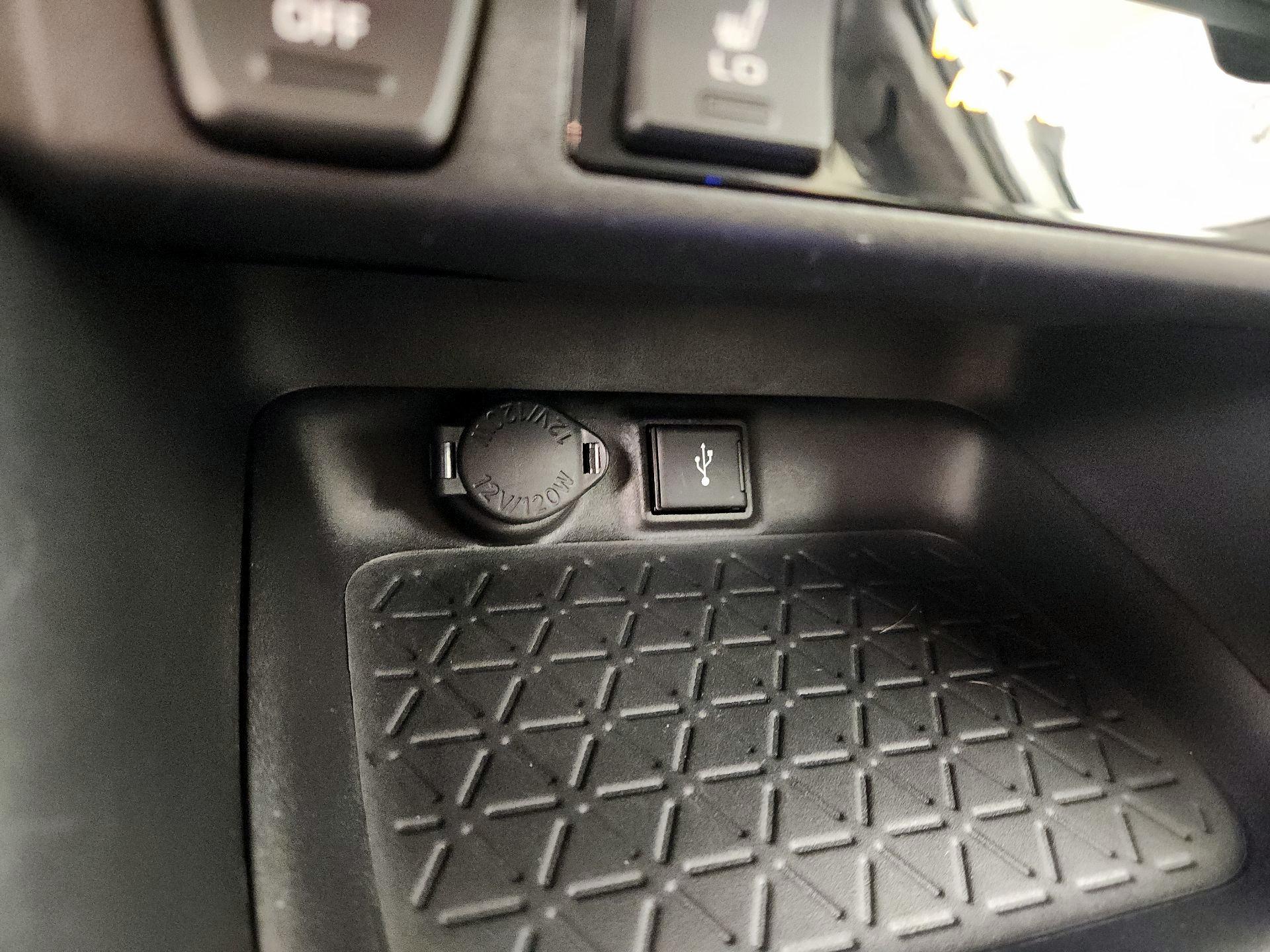 Thumbnail: 2021 Toyota RAV4 - 18