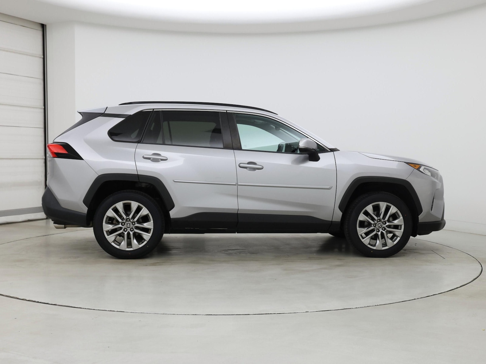 2021 Toyota RAV4 XLE Premium - Photo 8