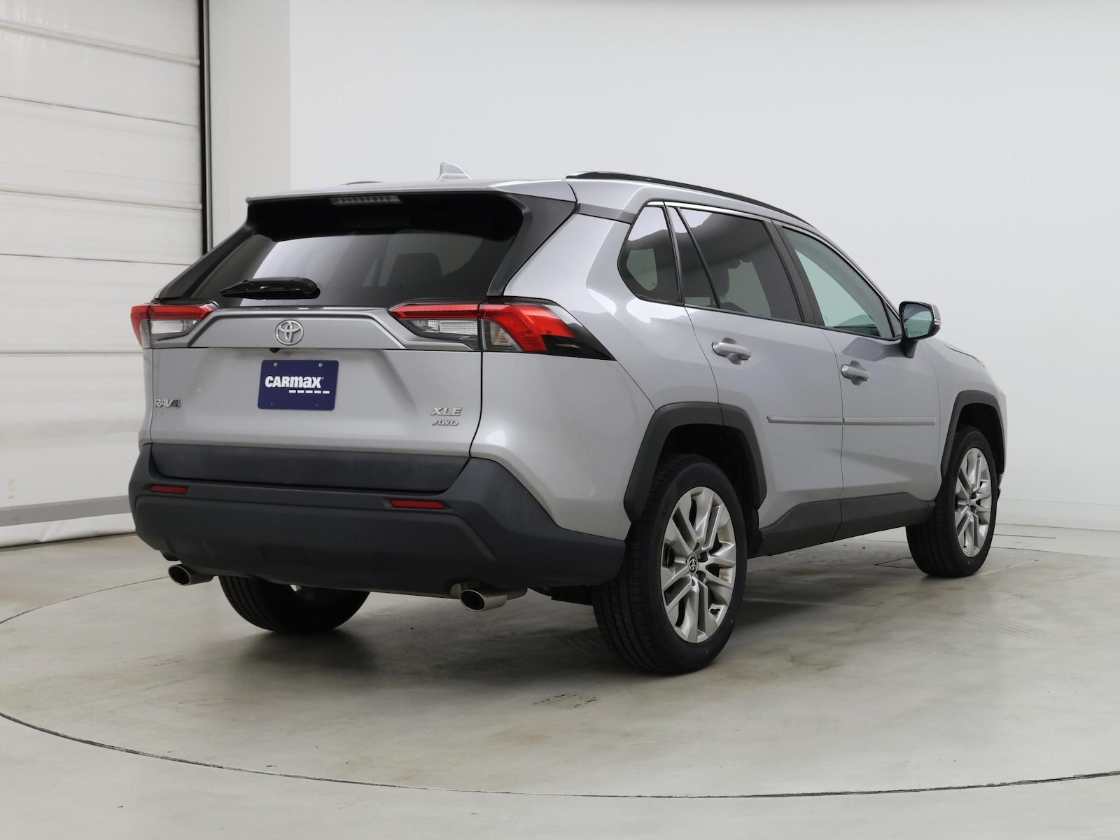2021 Toyota RAV4 XLE Premium - Photo 9