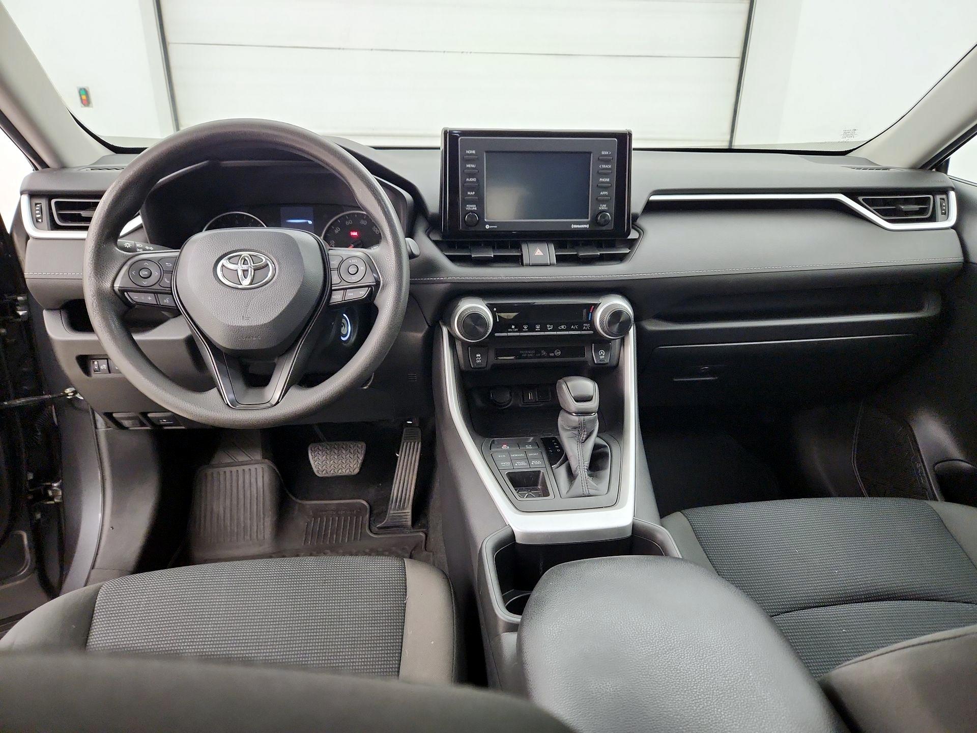 Thumbnail: 2022 Toyota RAV4 - 9