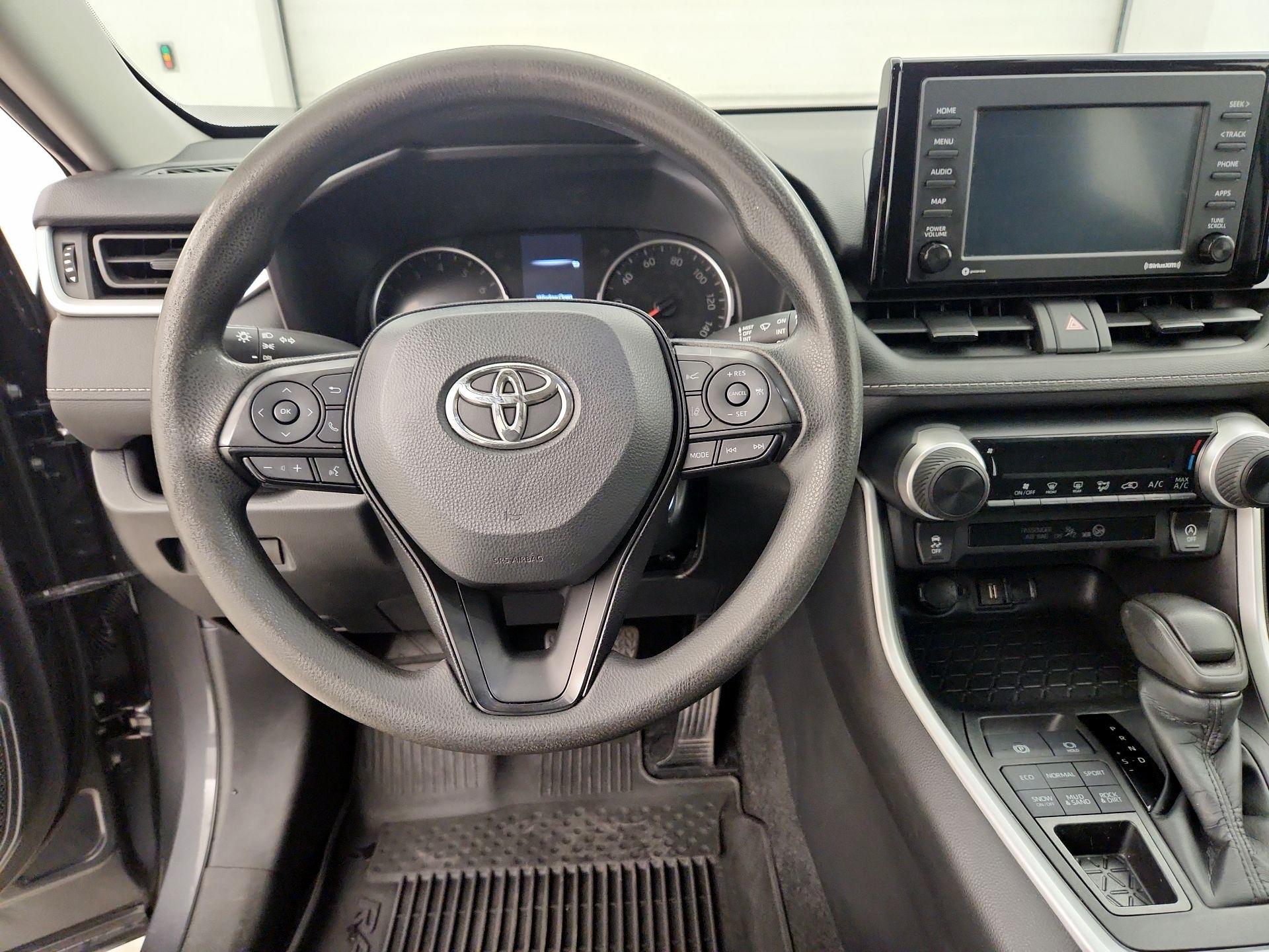 Thumbnail: 2022 Toyota RAV4 - 10