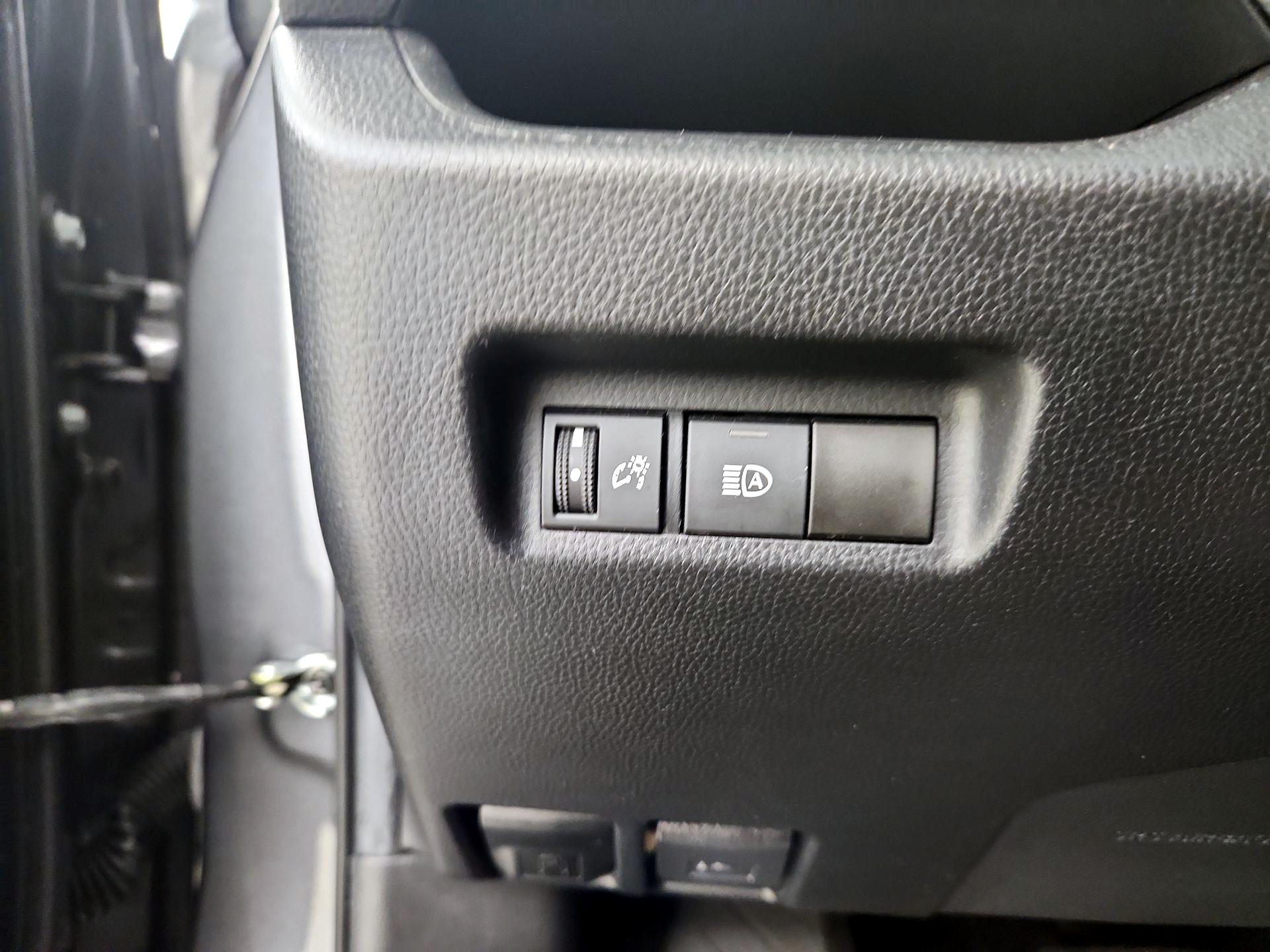 Thumbnail: 2022 Toyota RAV4 - 13