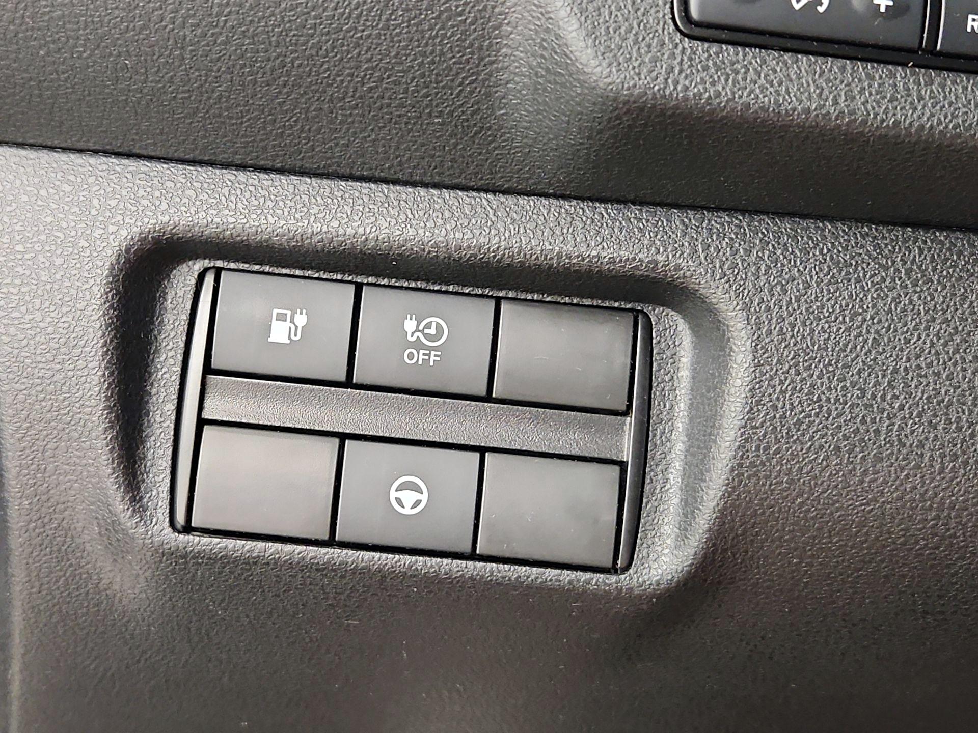 Thumbnail: 2020 Nissan Leaf - 13
