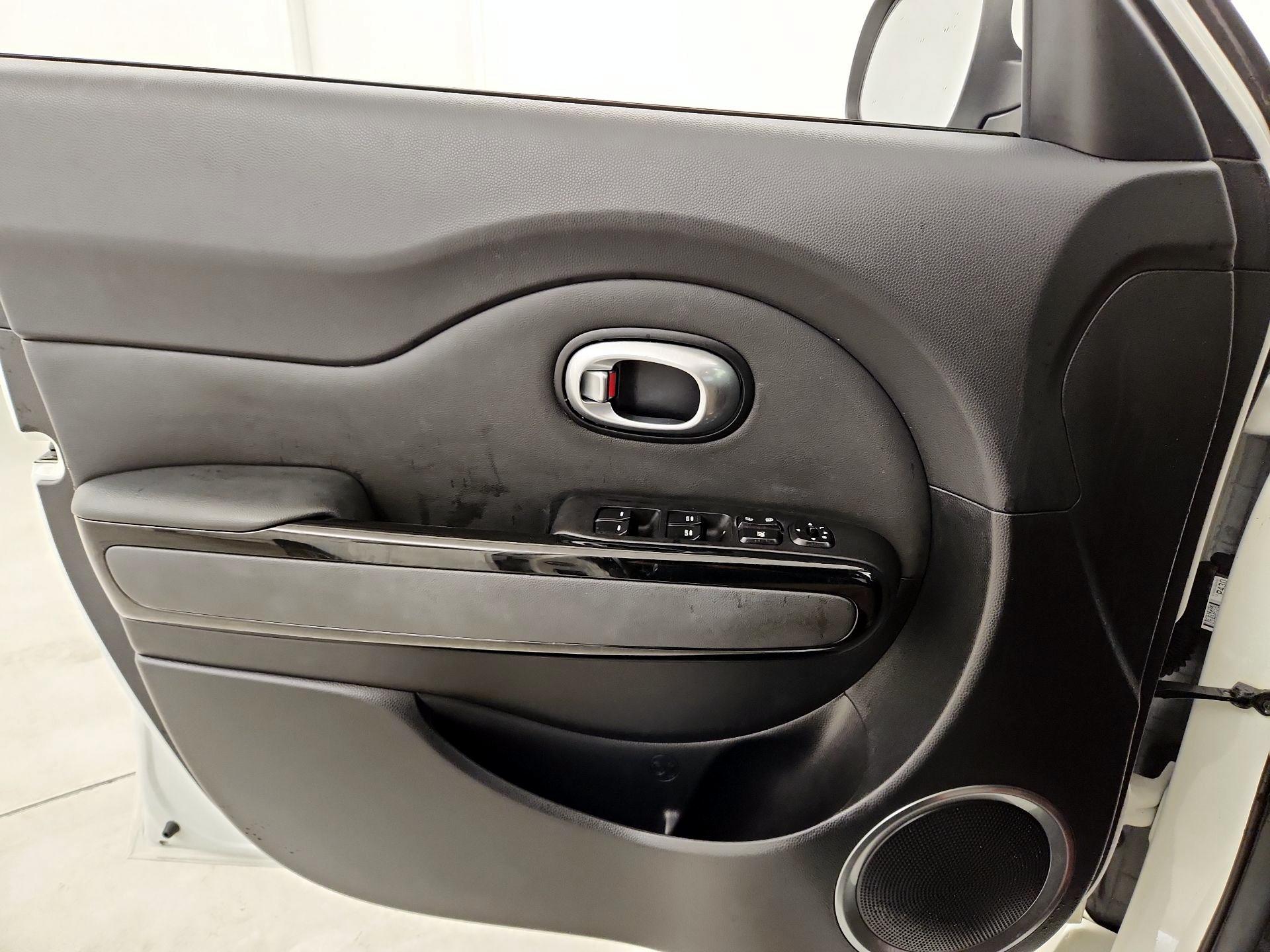 Thumbnail: 2016 Kia Soul - 10