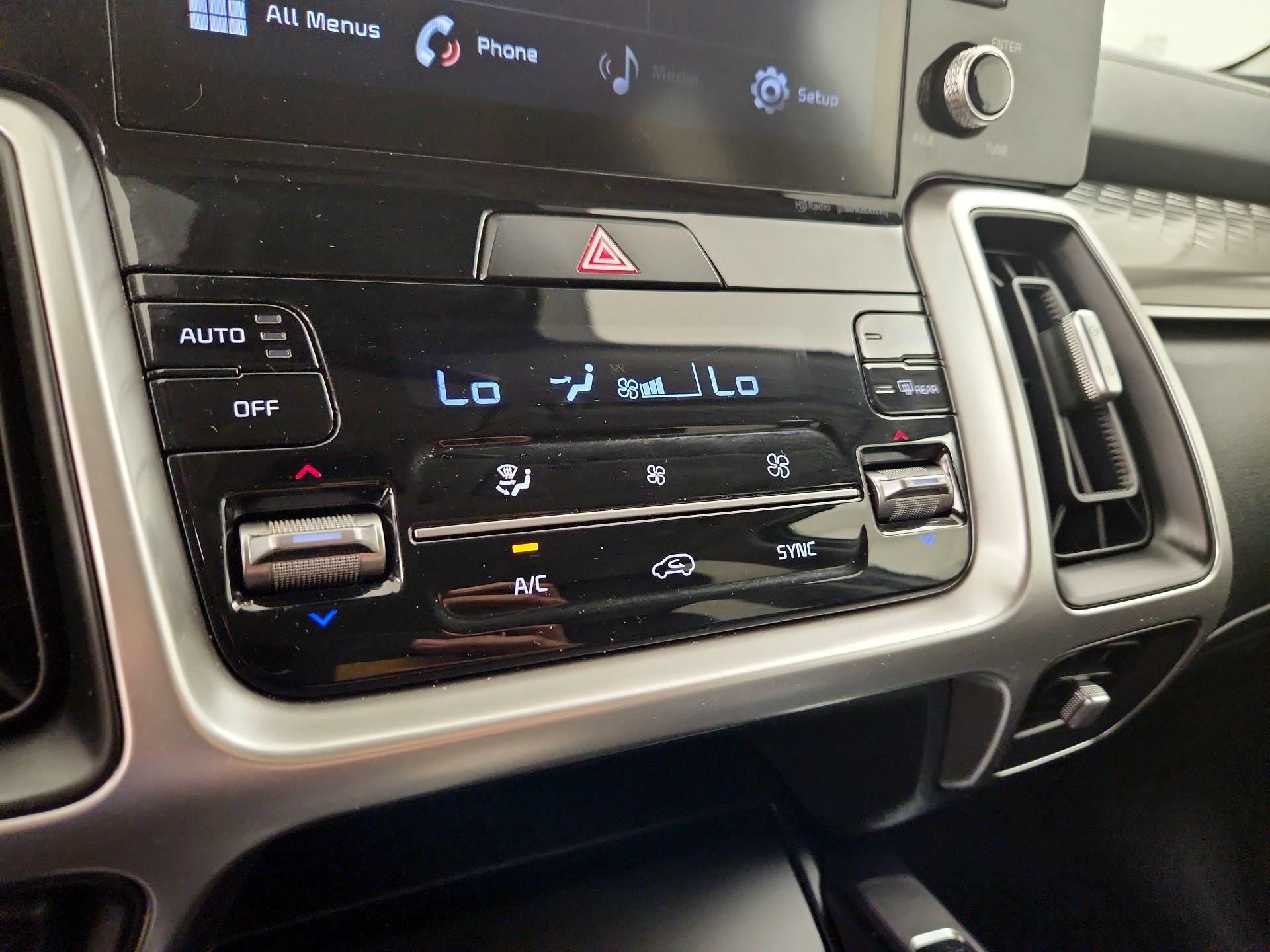 Thumbnail: 2021 Kia Sorento - 16