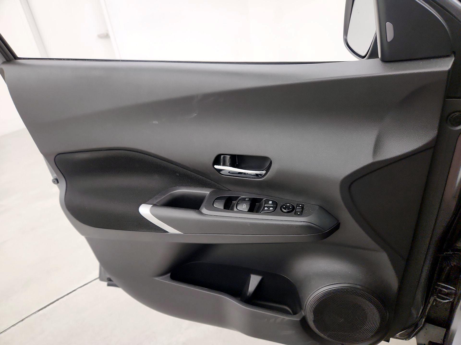 Thumbnail: 2021 Nissan Kicks - 12