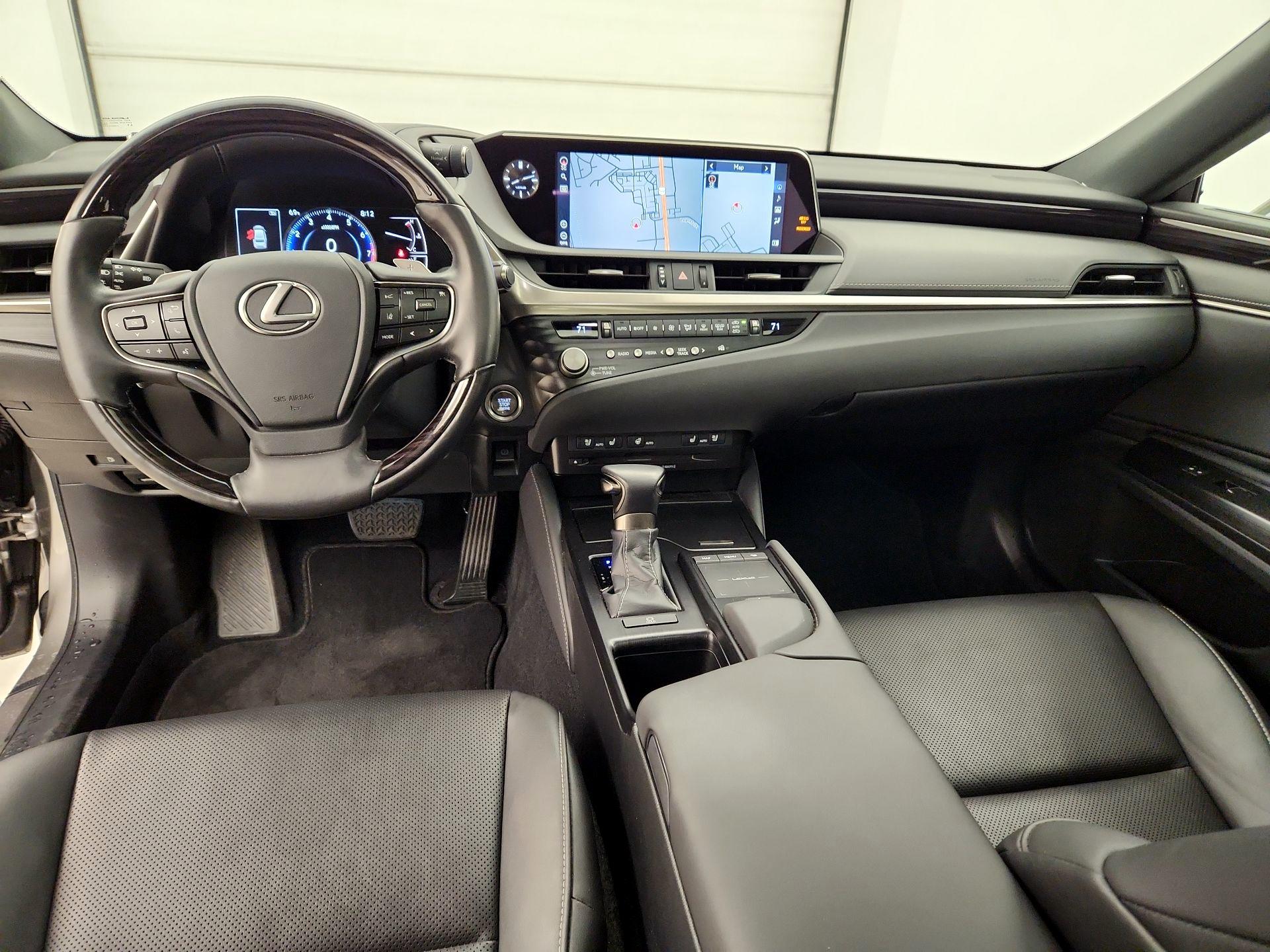 Thumbnail: 2021 Lexus ES - 9