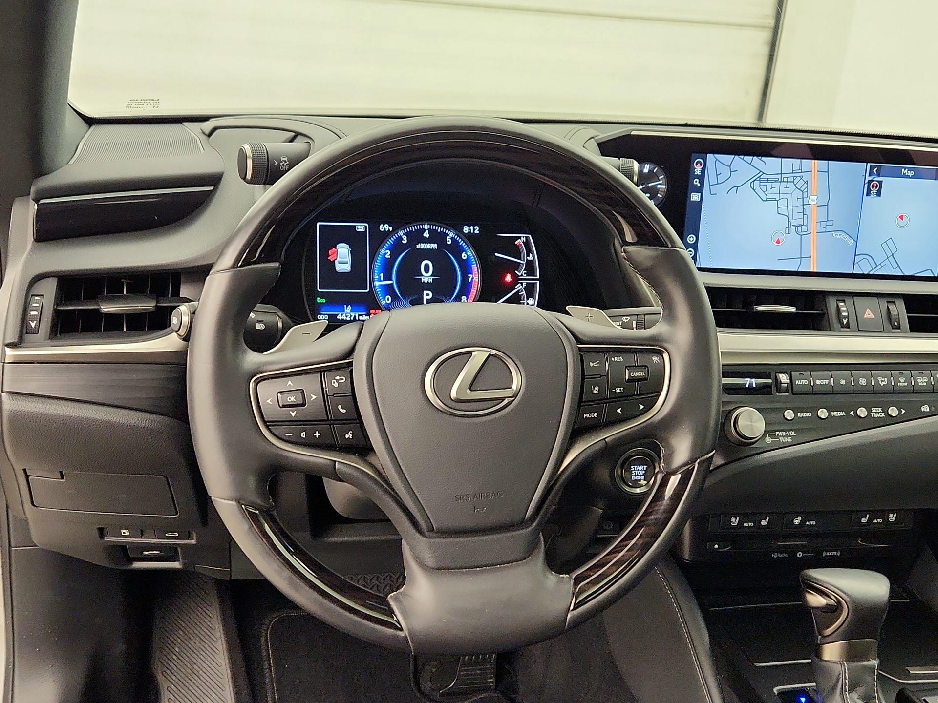 Thumbnail: 2021 Lexus ES - 10