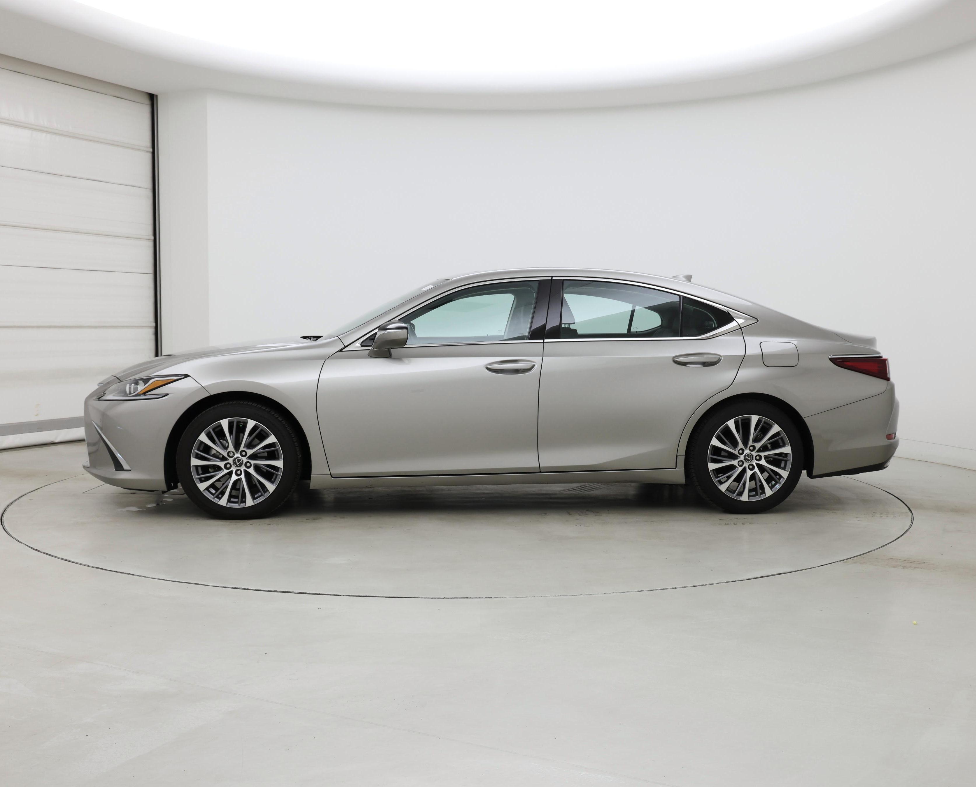 Thumbnail: 2021 Lexus ES - 3