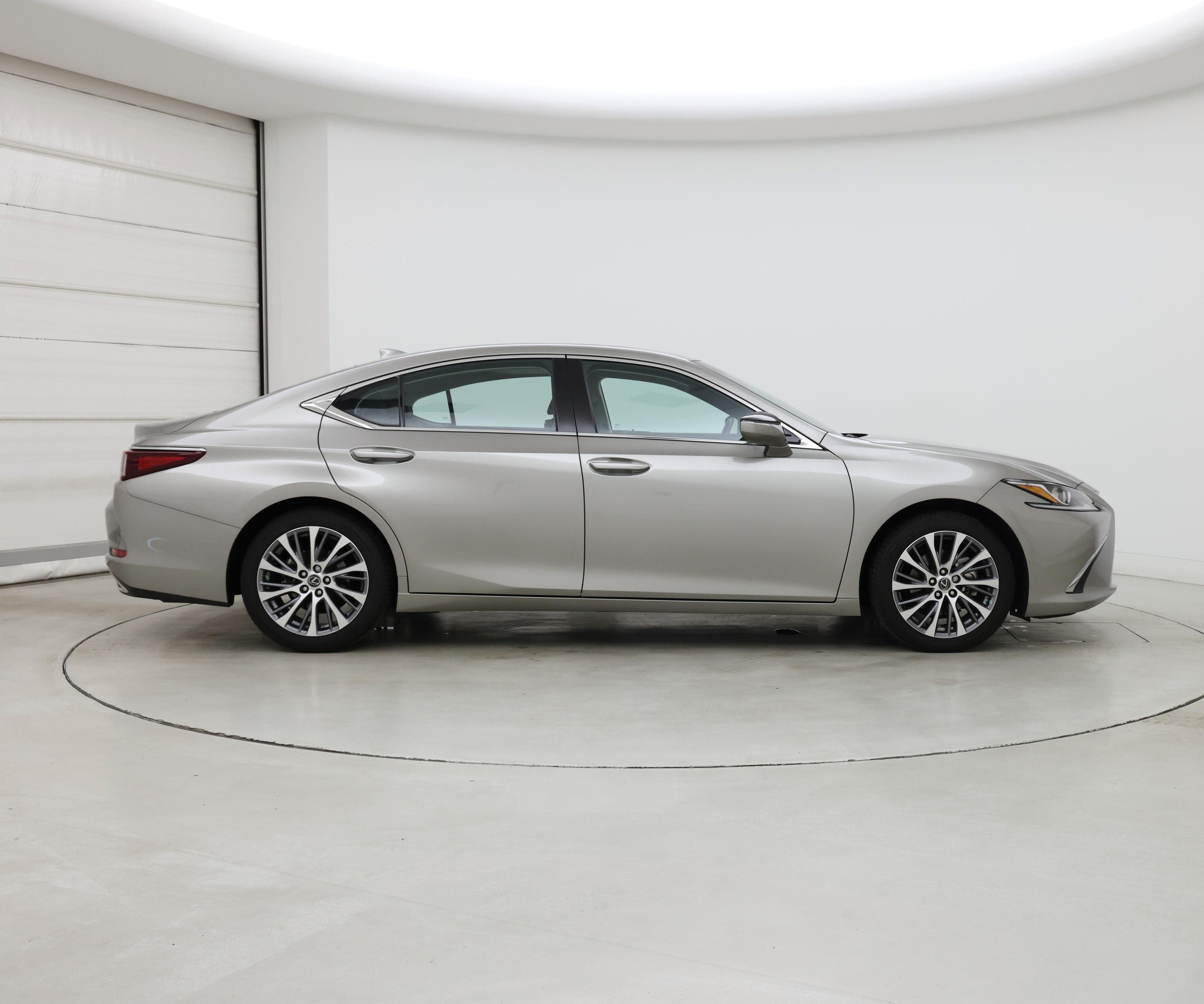 Thumbnail: 2021 Lexus ES - 7