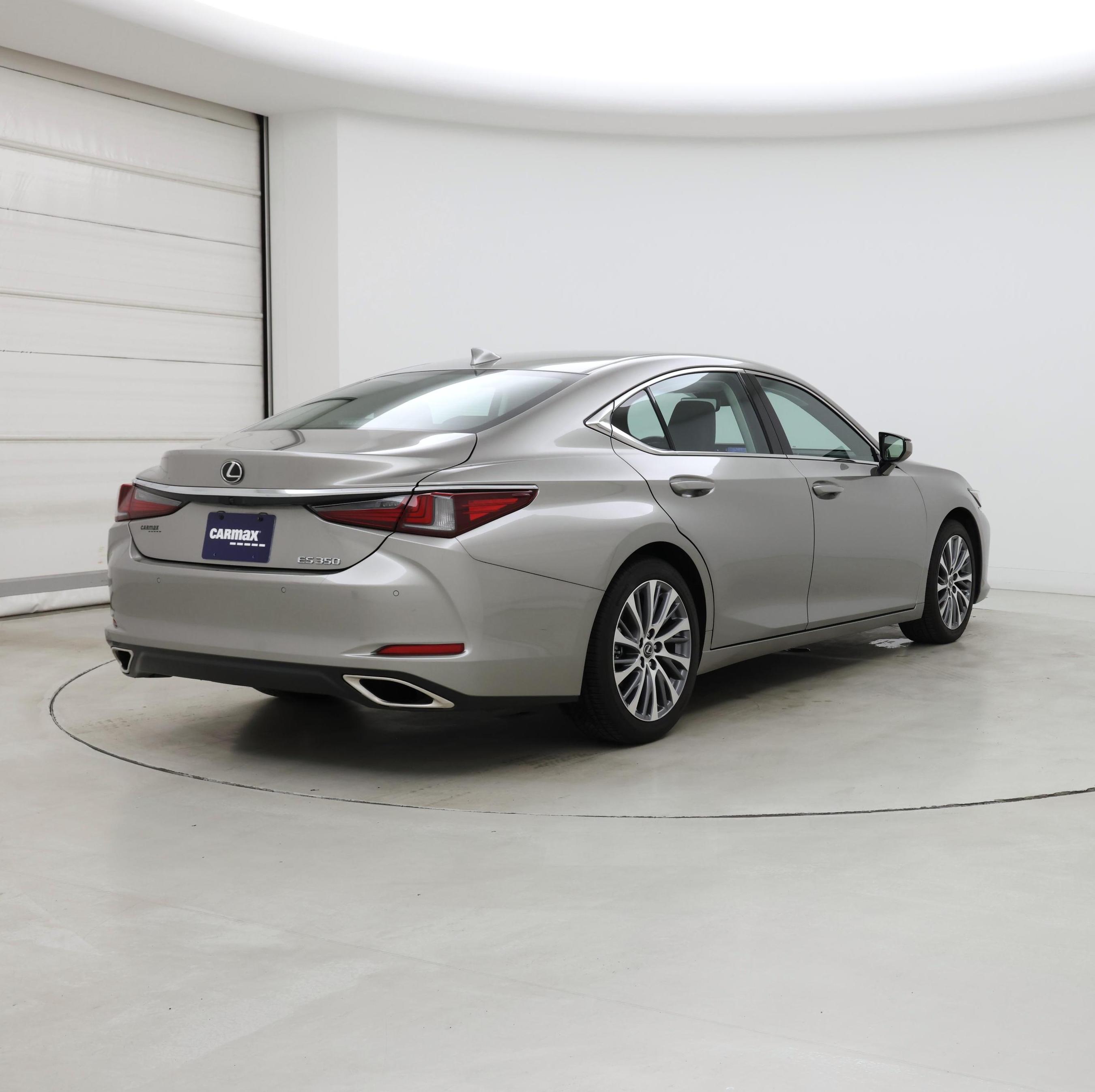 Thumbnail: 2021 Lexus ES - 8
