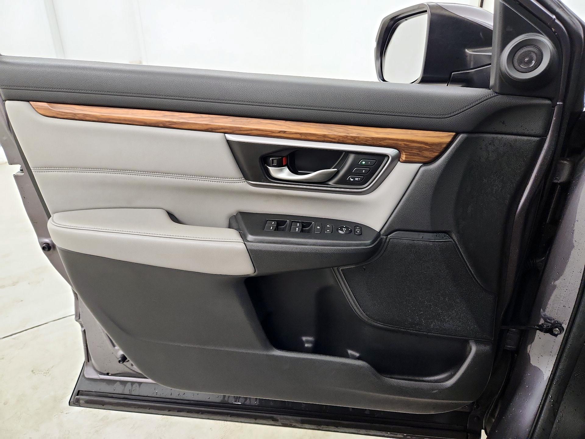Thumbnail: 2017 Honda CR-V - 10