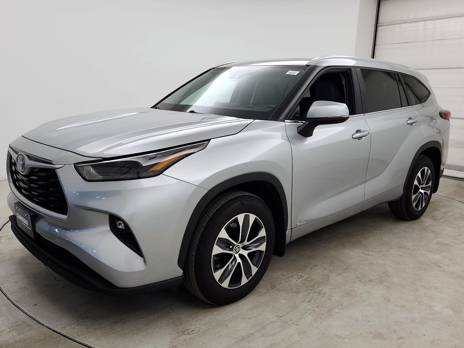 Thumbnail: 2023 Toyota Highlander - 3