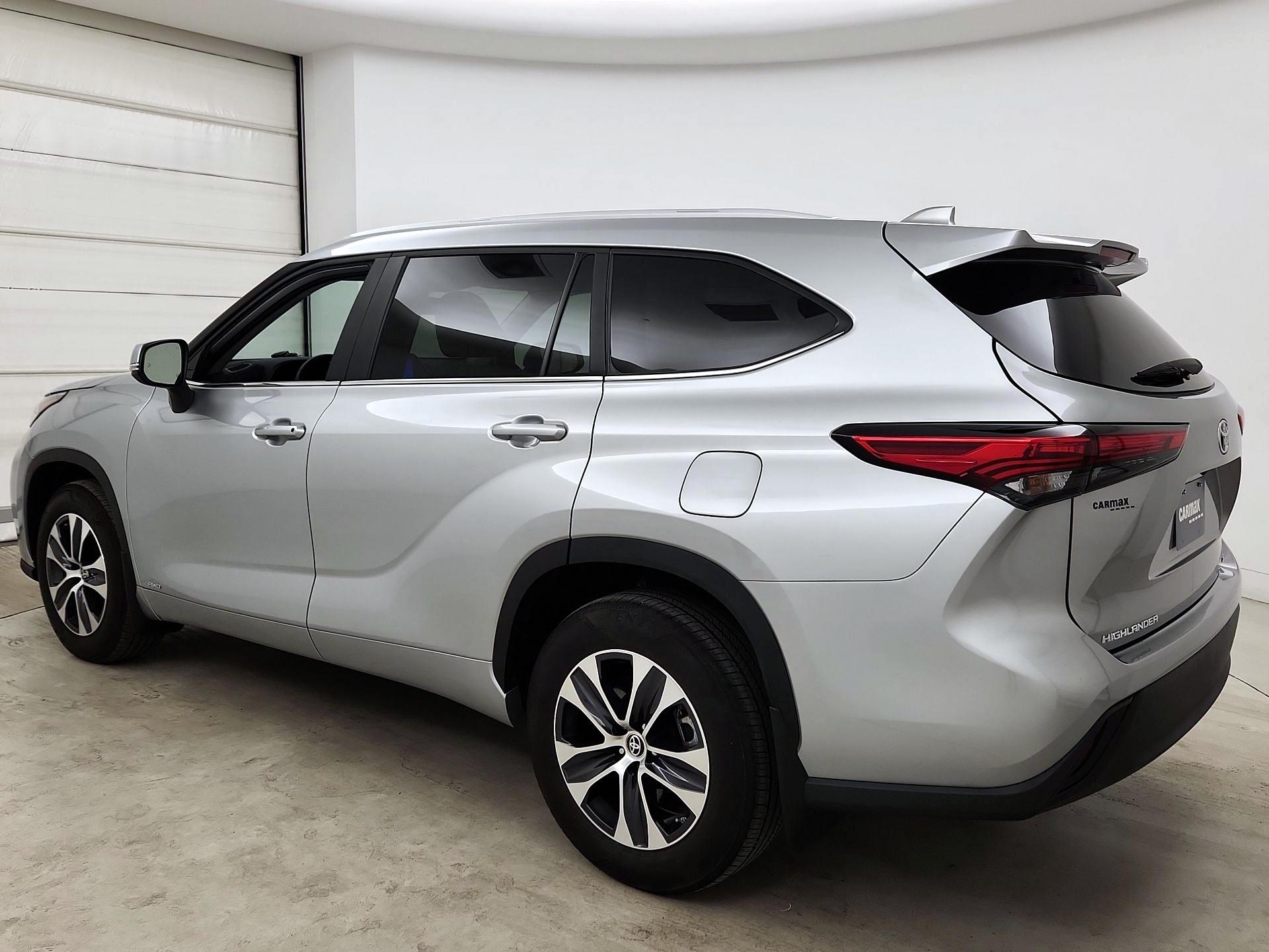 Thumbnail: 2023 Toyota Highlander - 7