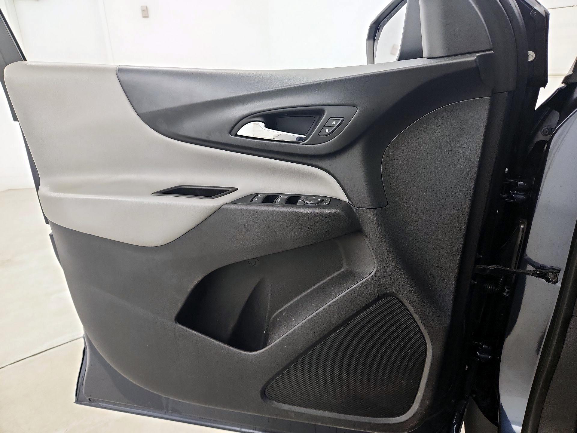 Thumbnail: 2018 Chevrolet Equinox - 12